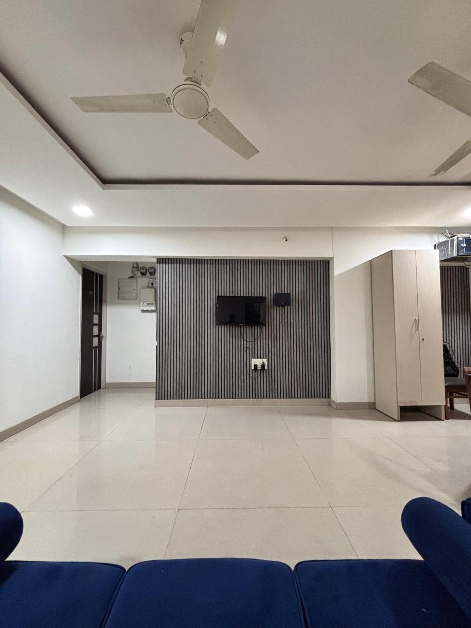 Rio House Service Malad *