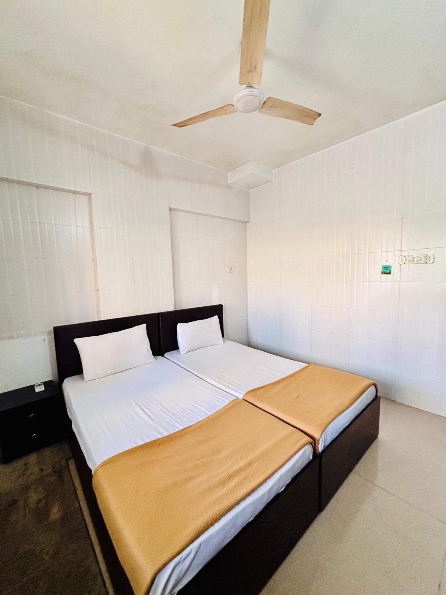 Bed & Breakfast Rio House Service Malad Mumbai