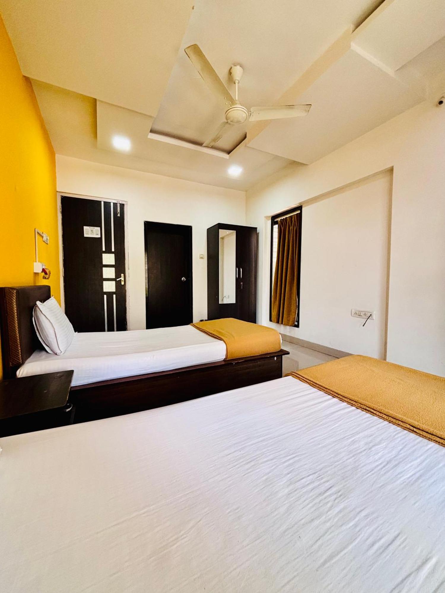 Bed & Breakfast Rio House Service Malad Mumbai