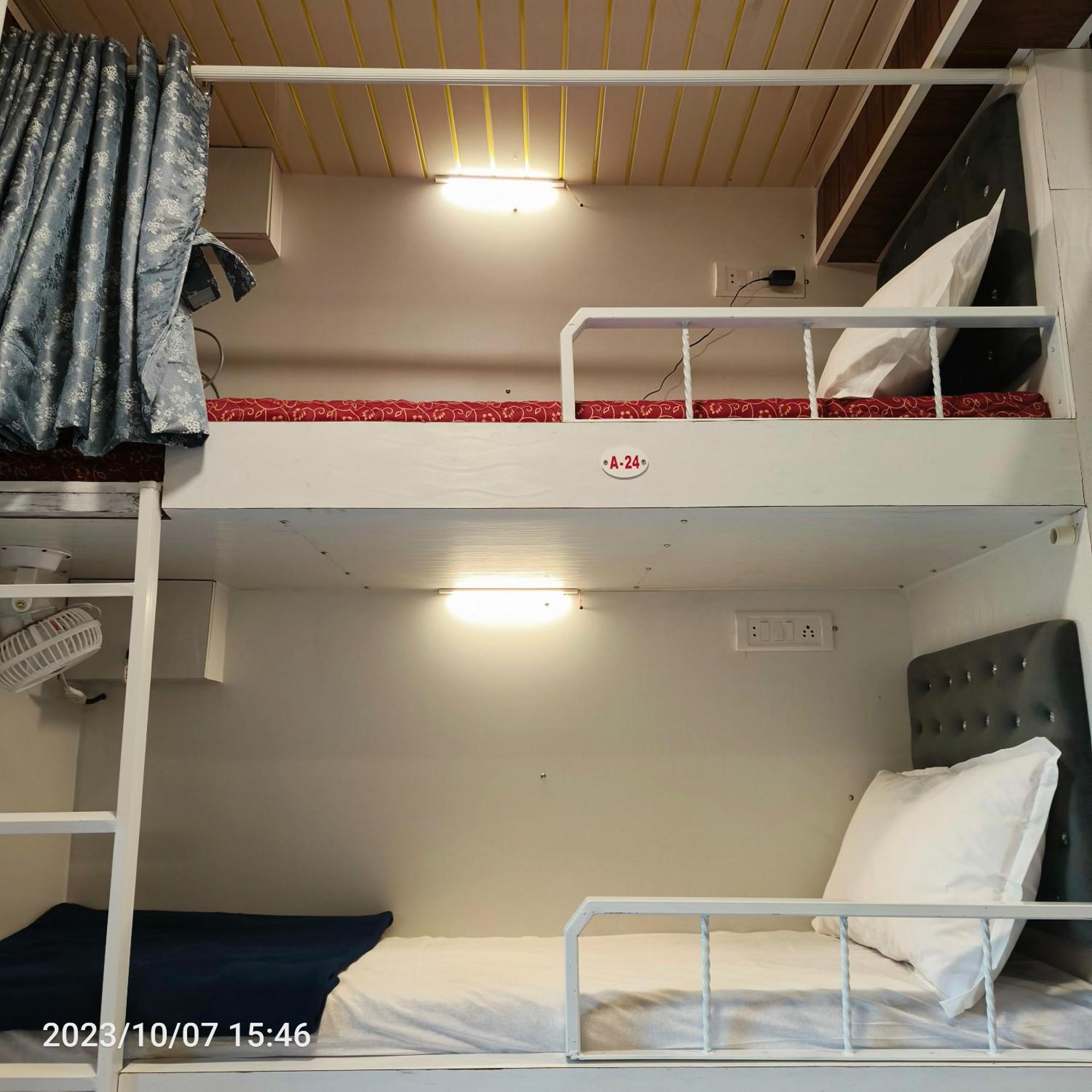 Marol Metro Guest house *