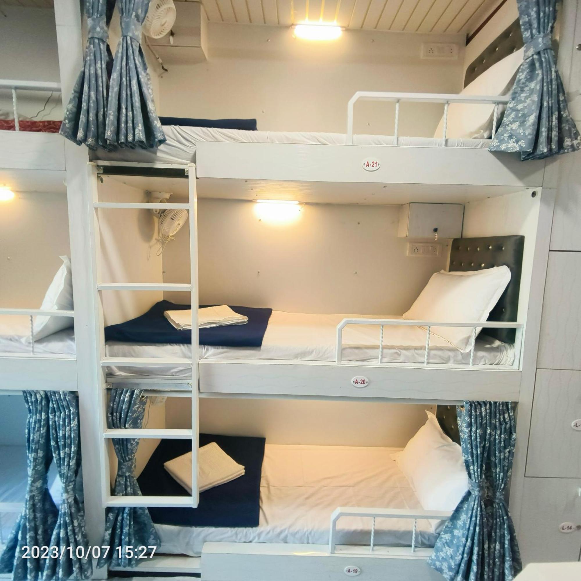 Guest house Marol Metro *