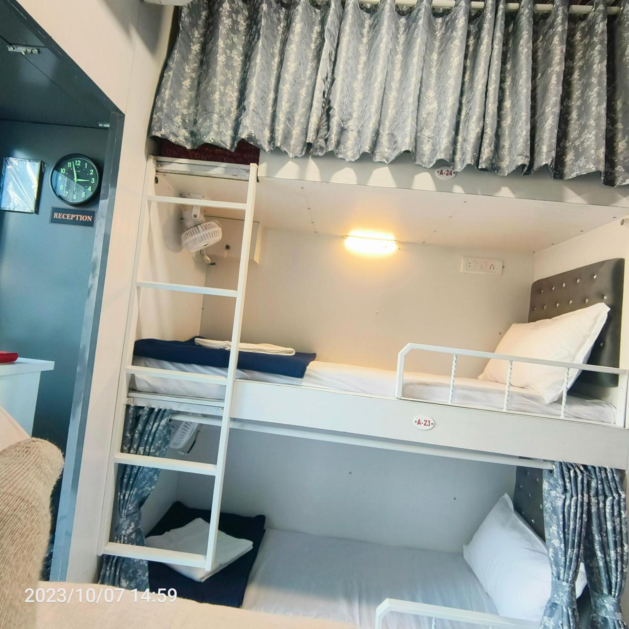 Marol Metro Guest house *