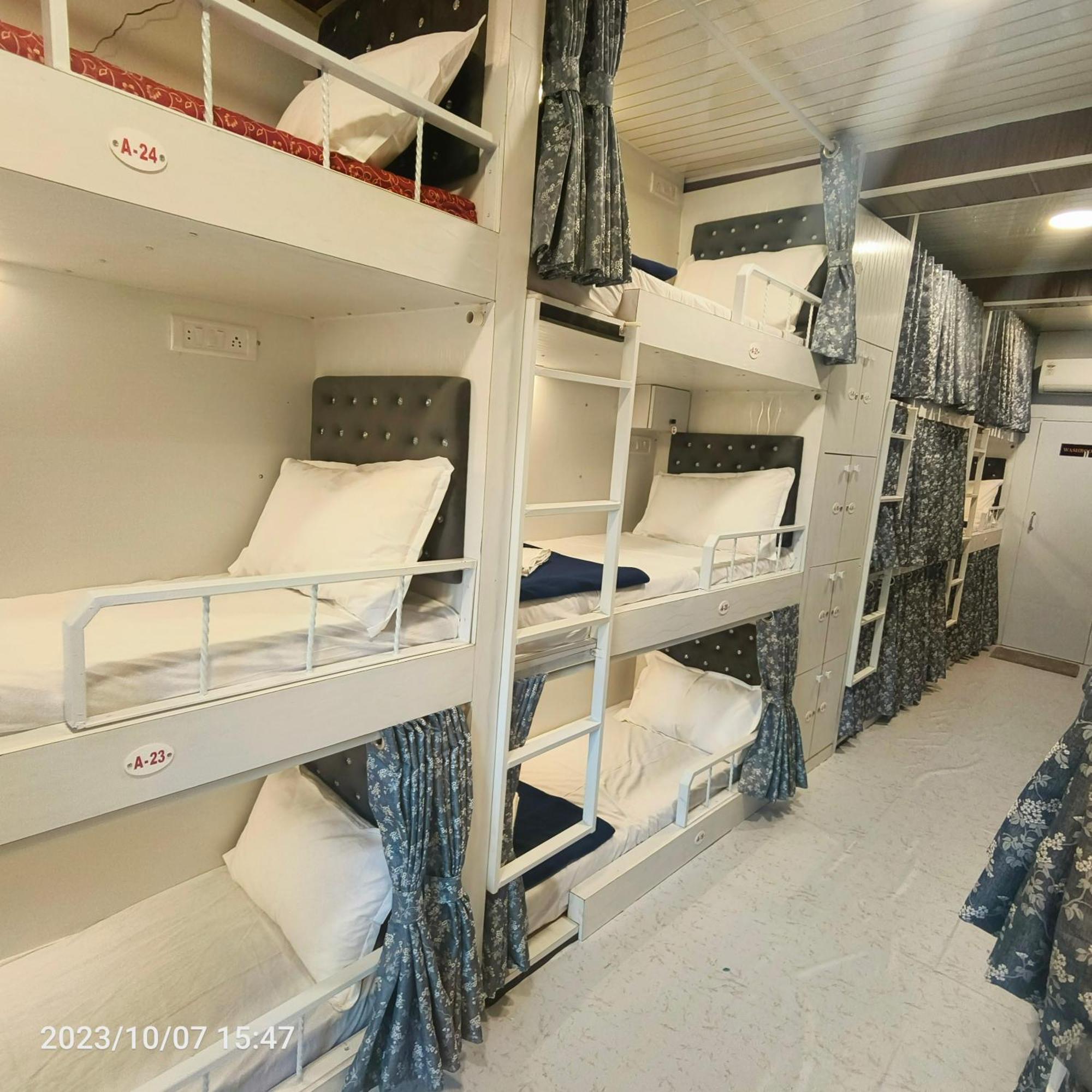 Guest house Marol Metro