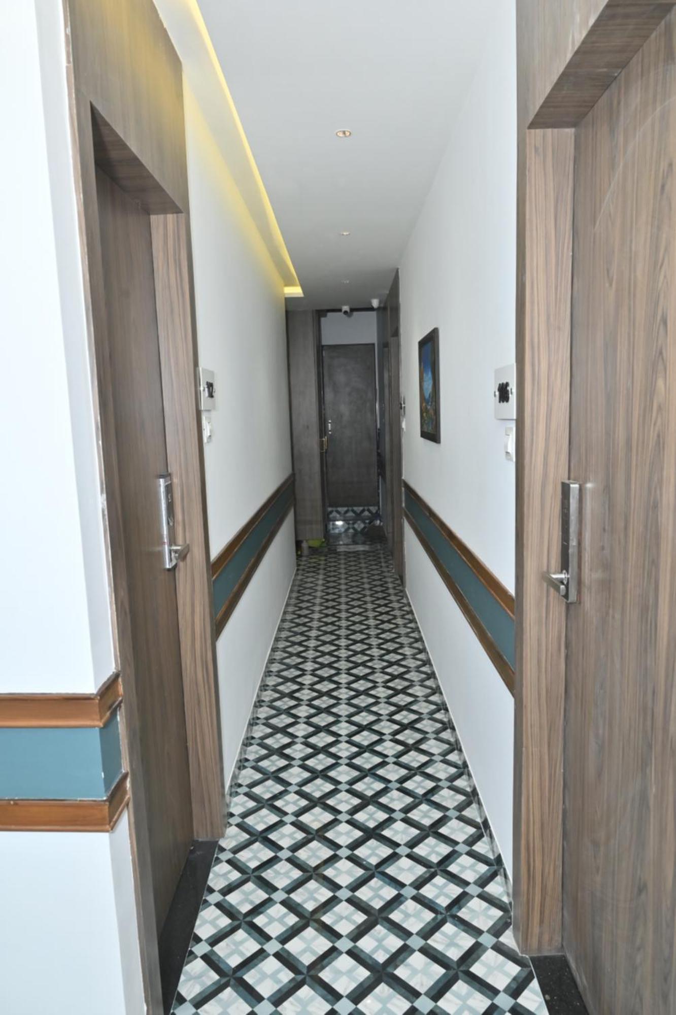 Hotel Shahi Terminal-2 3*