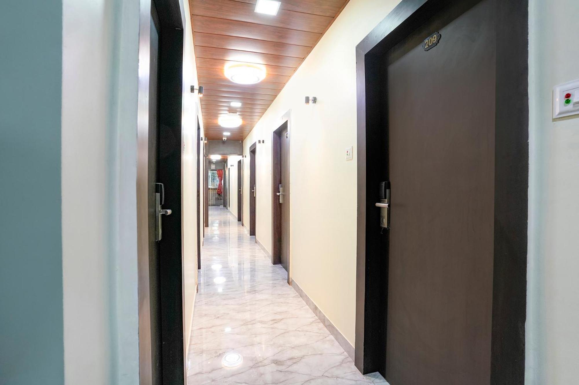 Hotel Fabexpress Gulshan Grand - Nr Gateway Of India Mumbai