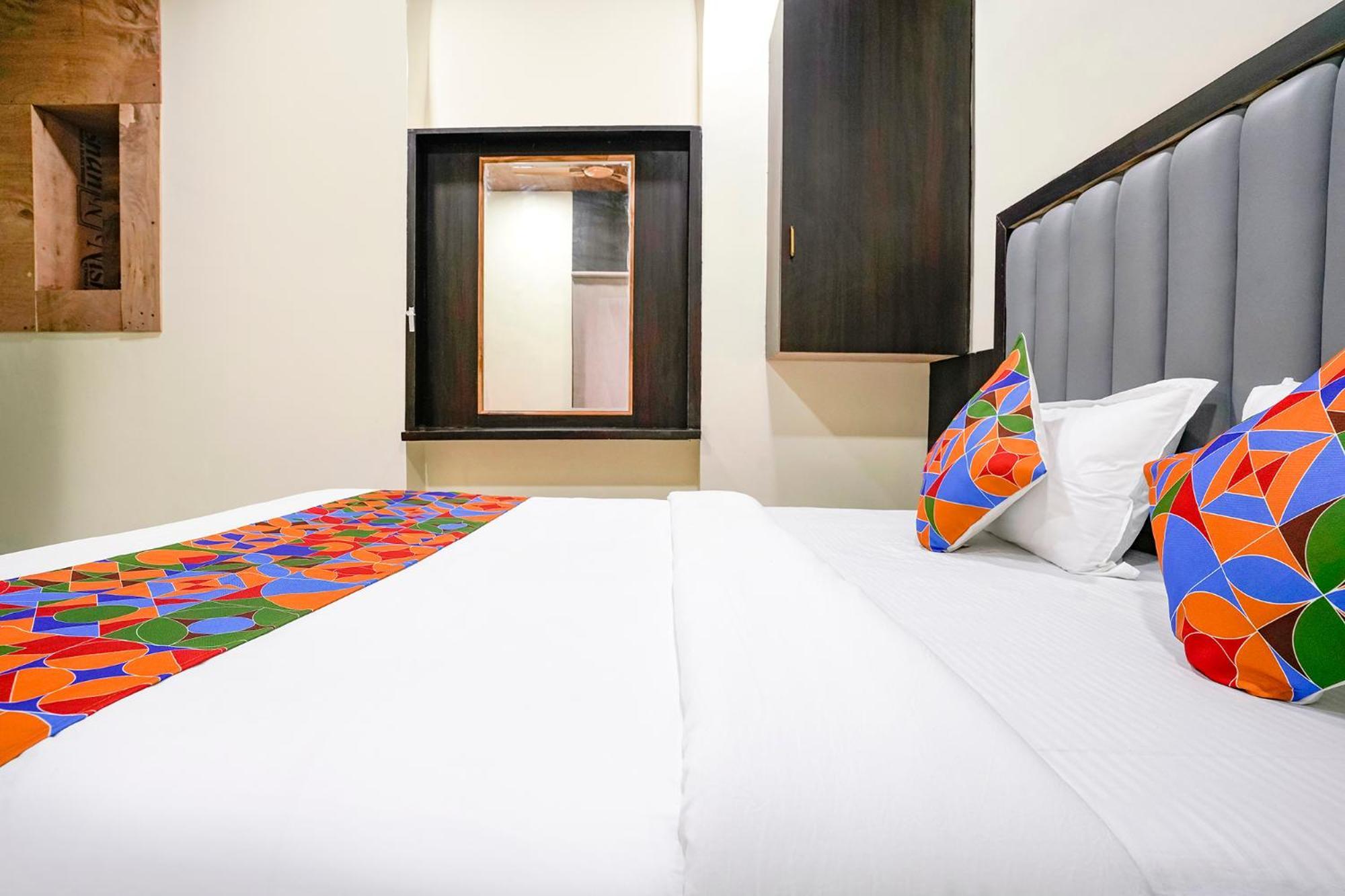 Fabexpress Gulshan Grand - Nr Gateway Of India Mumbai