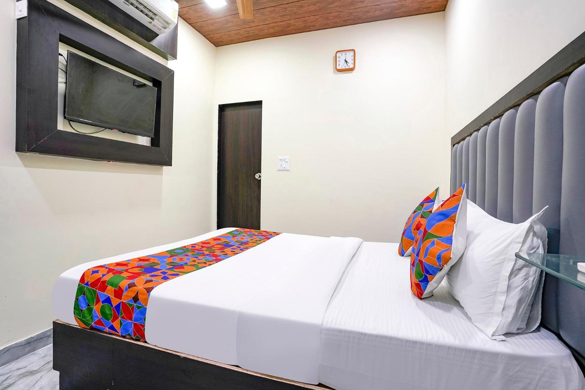 Fabexpress Gulshan Grand - Nr Gateway Of India