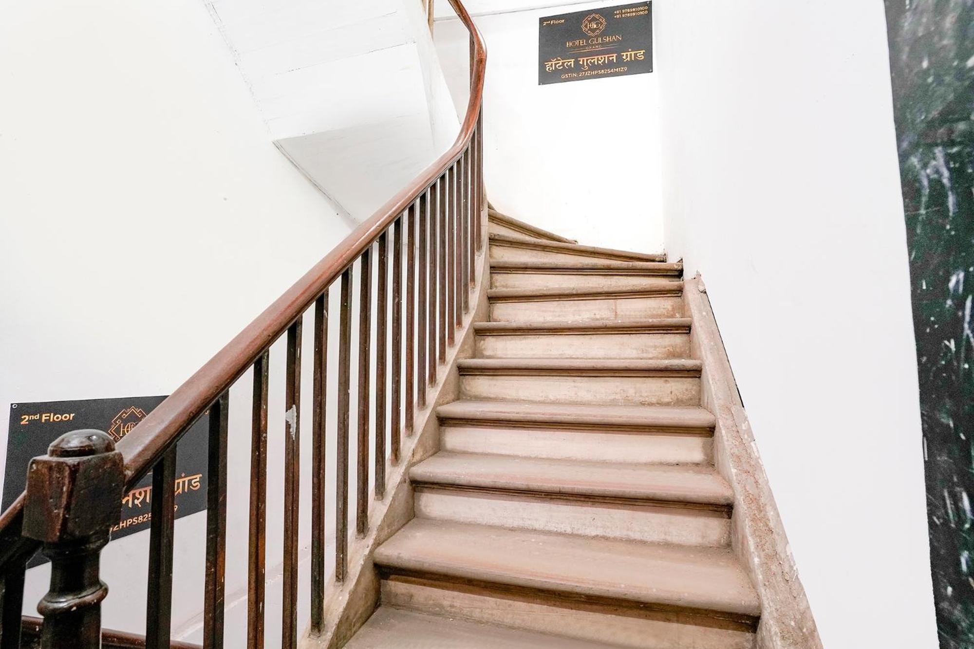 Fabexpress Gulshan Grand - Nr Gateway Of India Hotel 3*