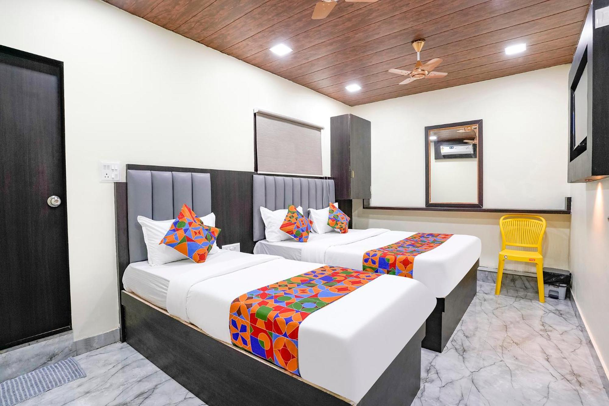 Fabexpress Gulshan Grand - Nr Gateway Of India Mumbai