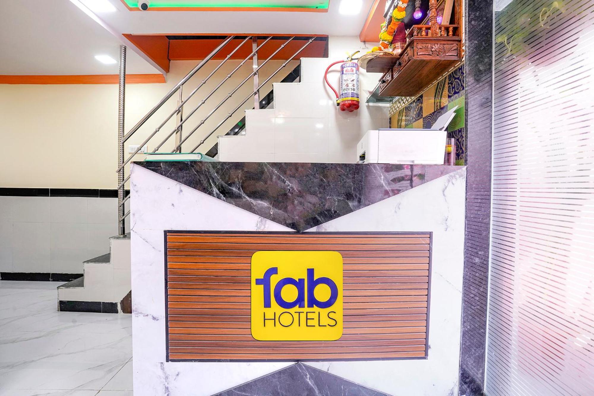 Fabexpress Raj Palace - 1 Km To Sakinaka Metro Hotel 3*