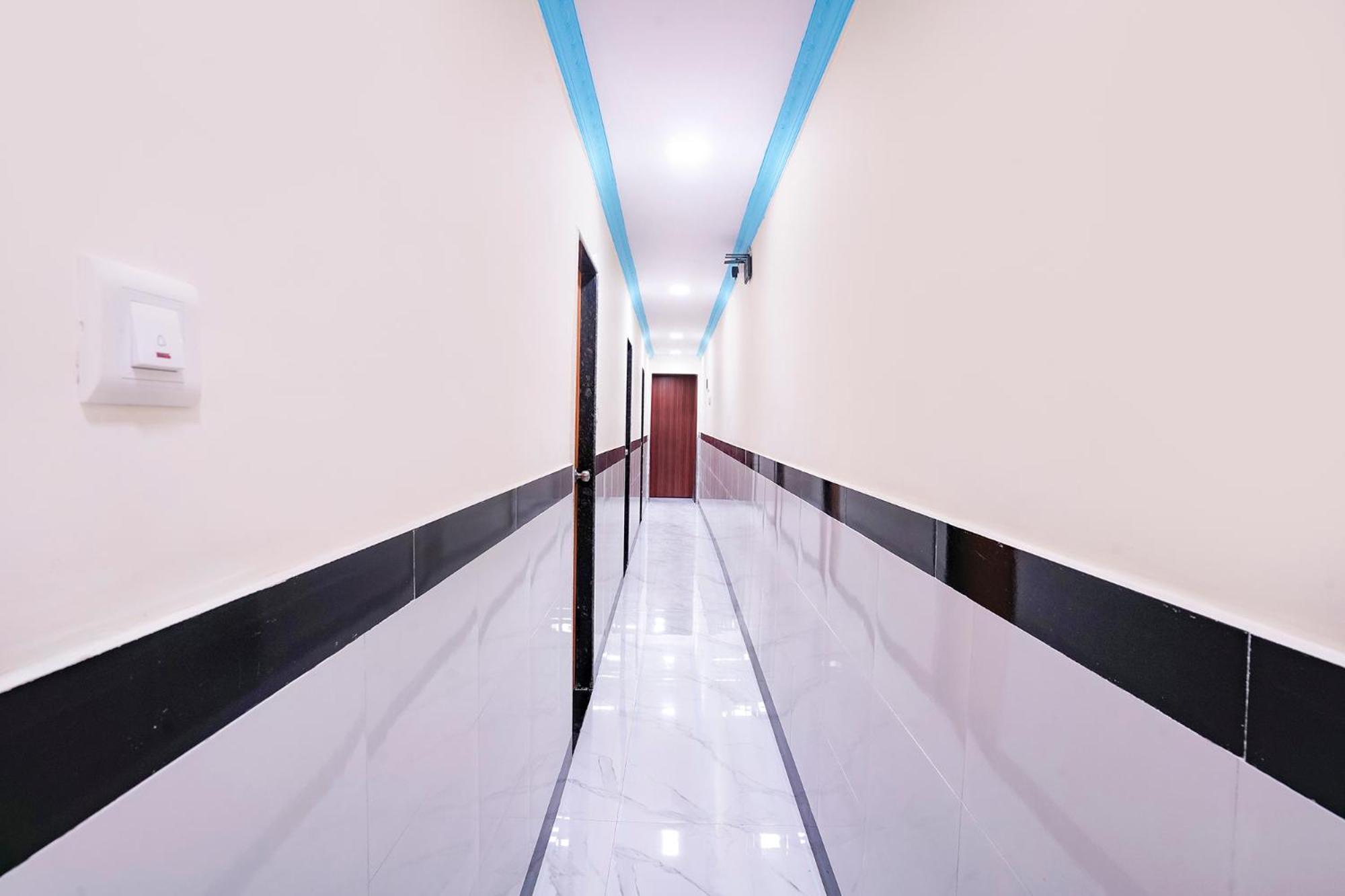 Fabexpress Raj Palace - 1 Km To Sakinaka Metro Mumbai