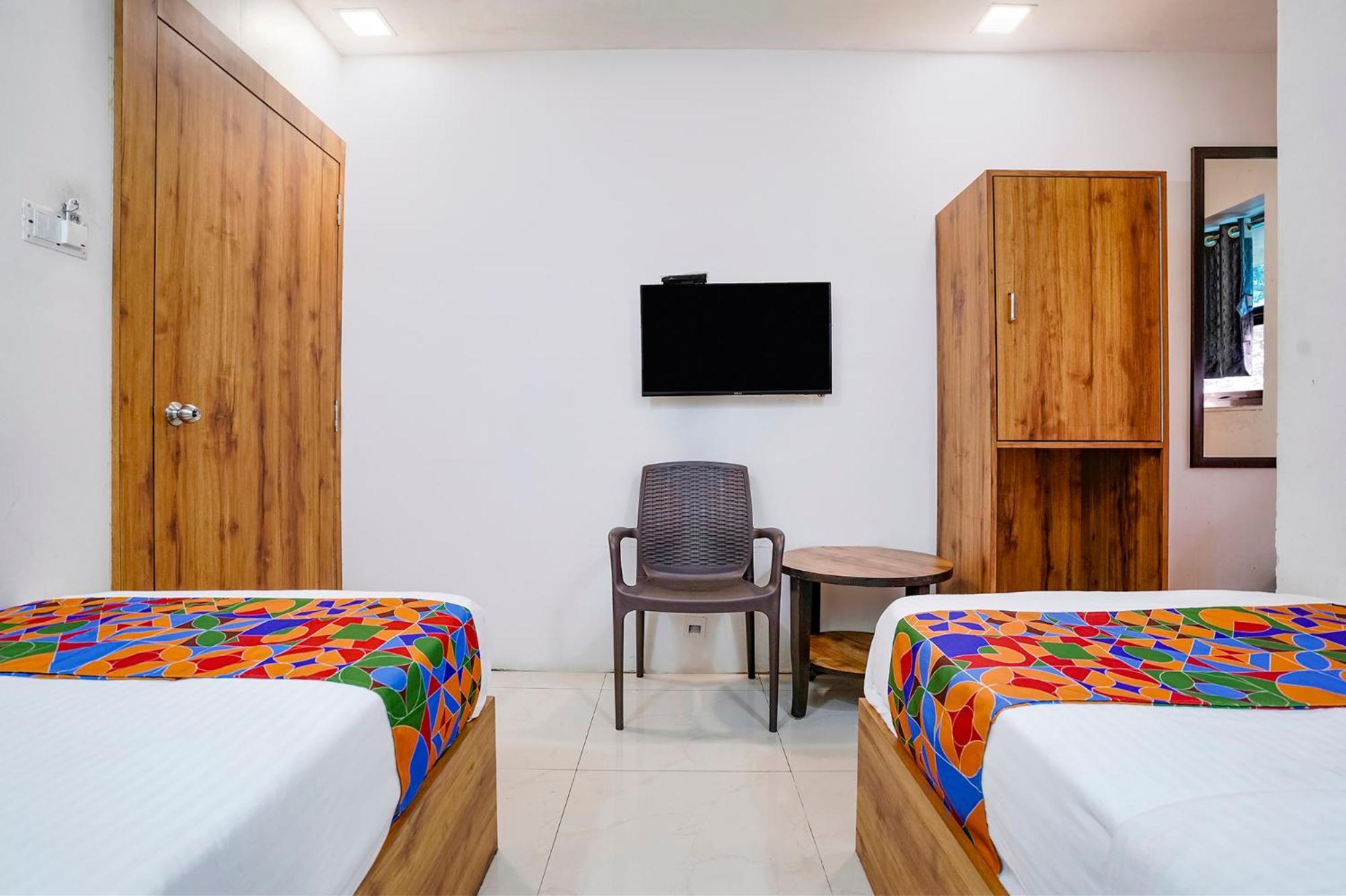 Fabhotel Shiv Leela Grand Hotel 3*