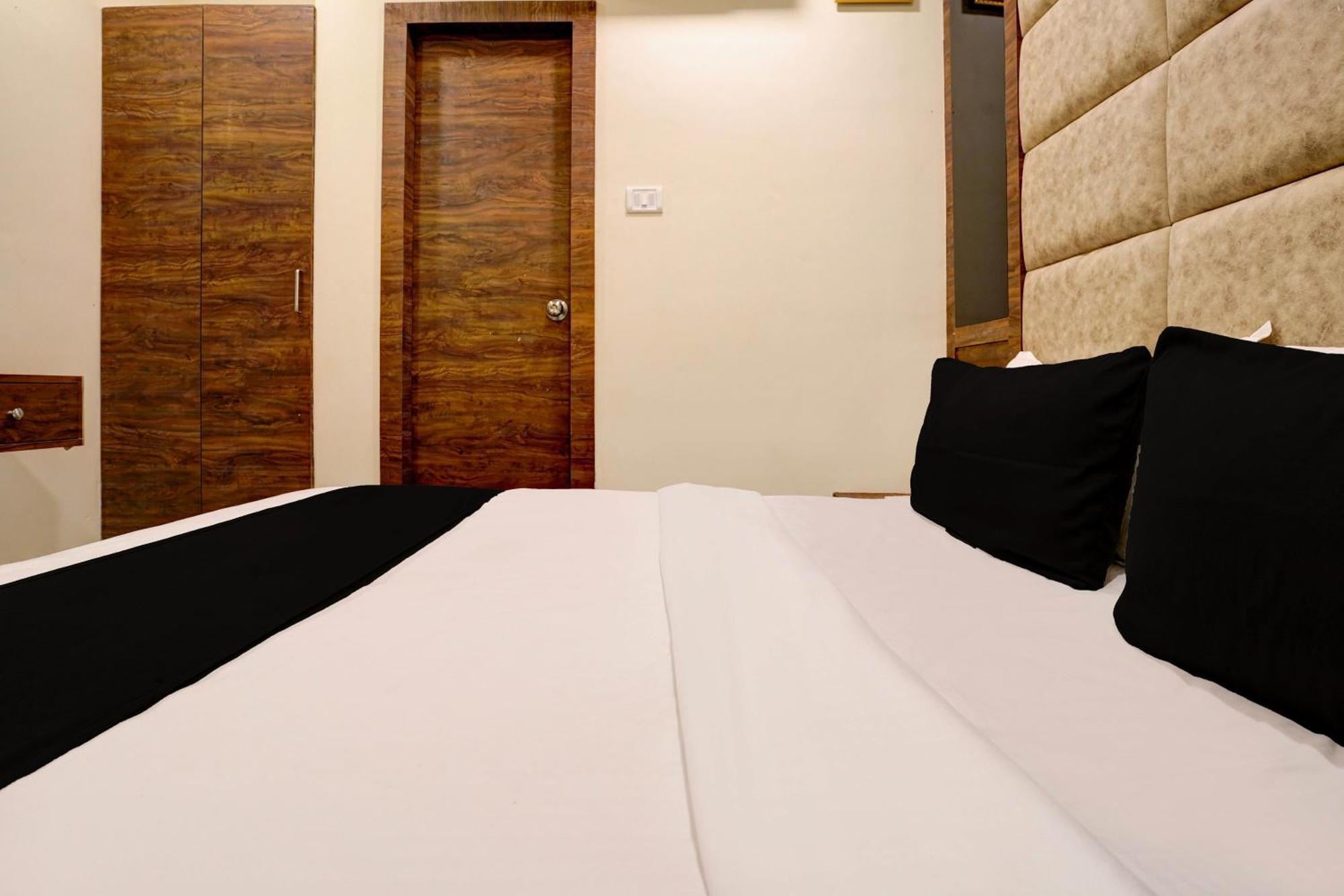 Hotel O Ashirwad