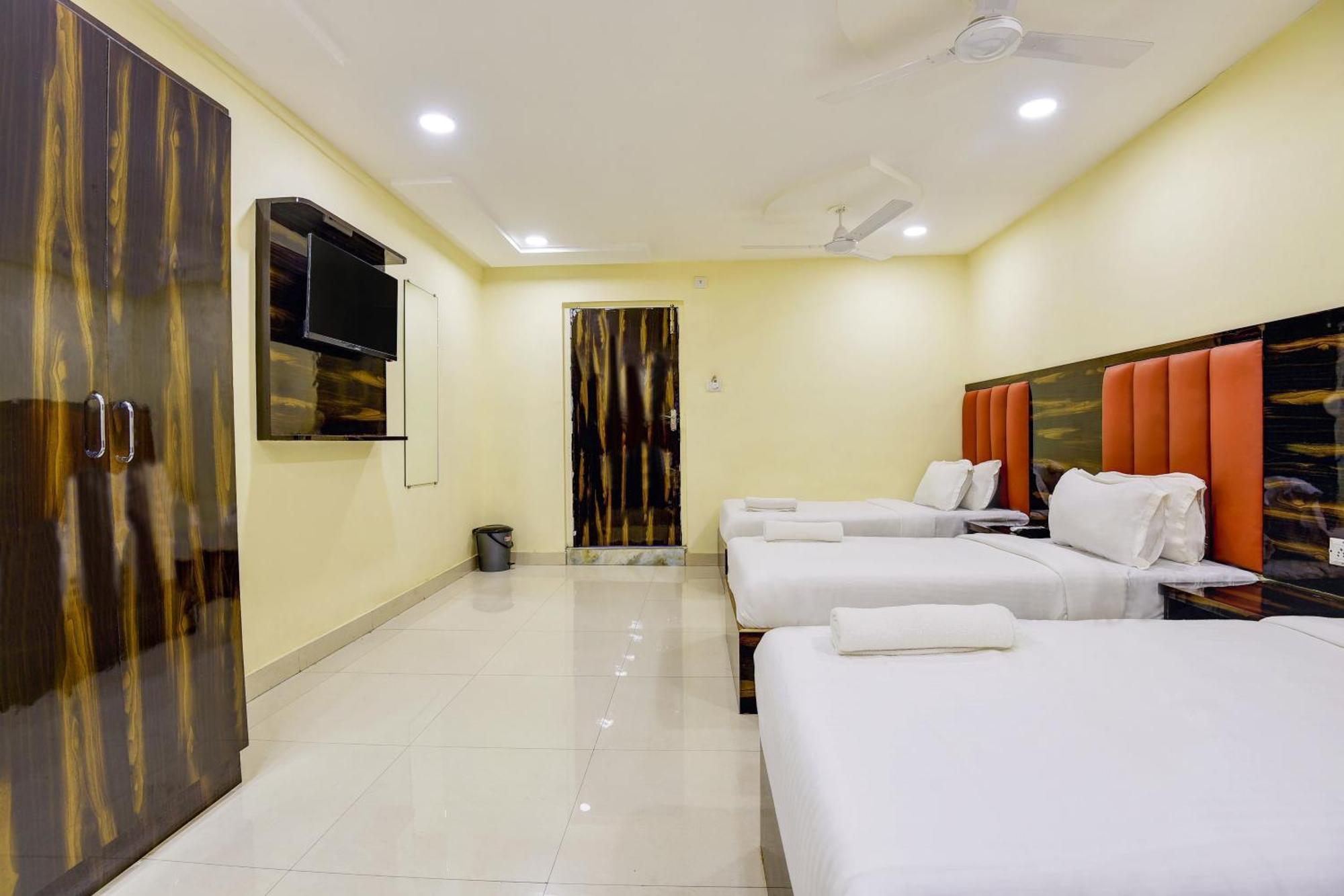 Deluxe Hotel
