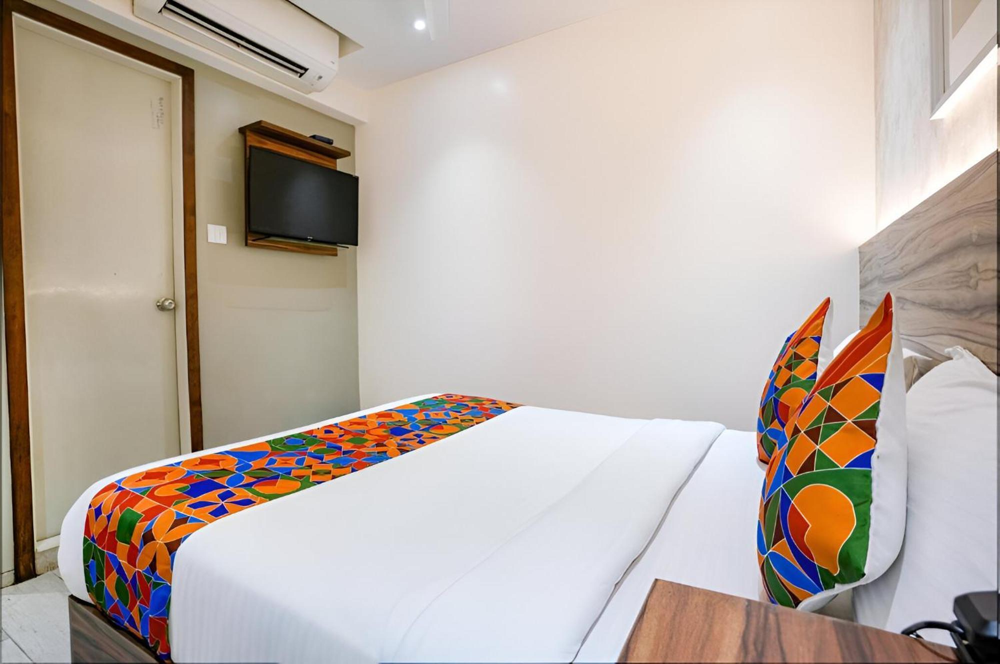 Glitz Dream Residency Nr Iit - Powai Guest house
