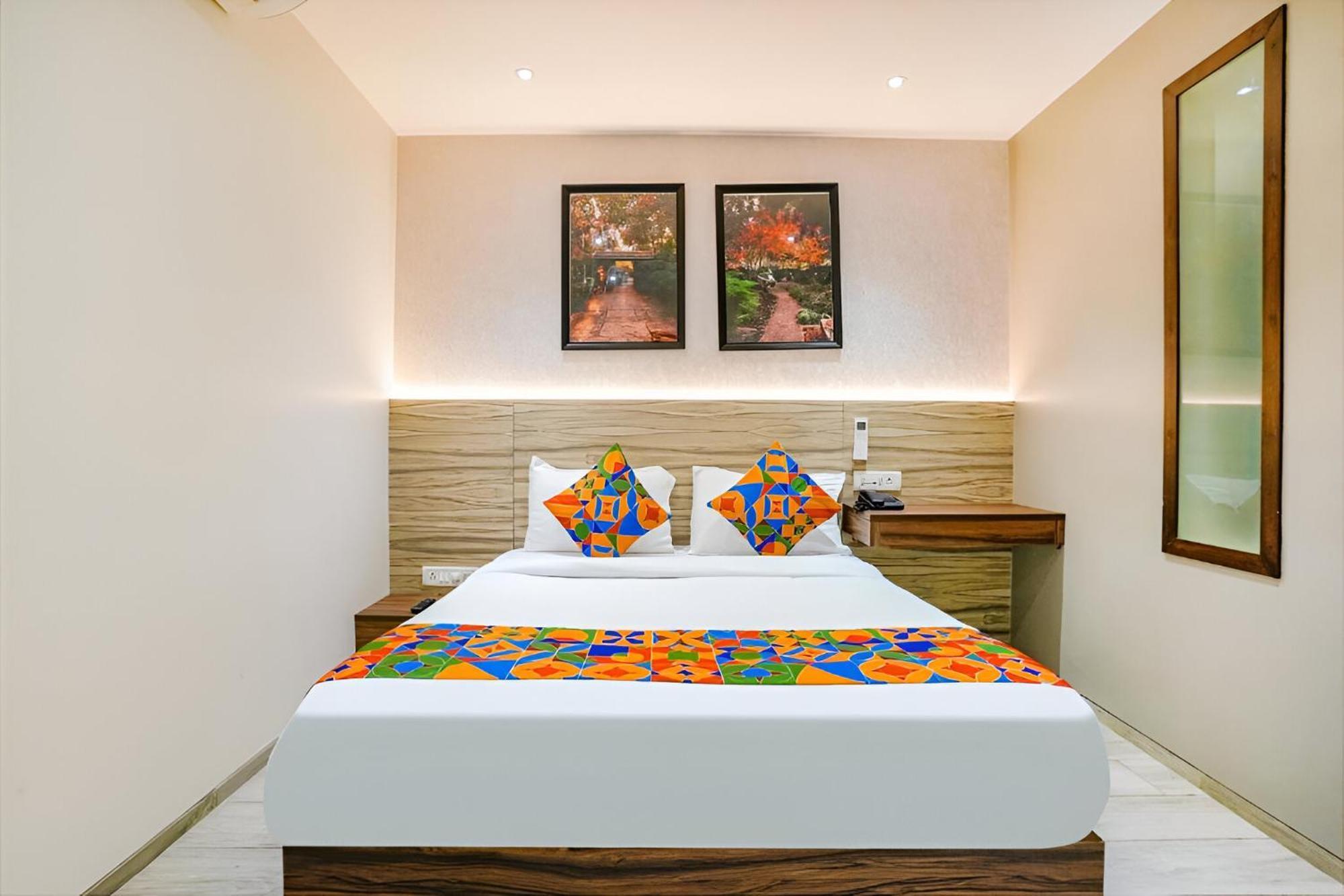 Glitz Dream Residency Nr Iit - Powai Guest house *