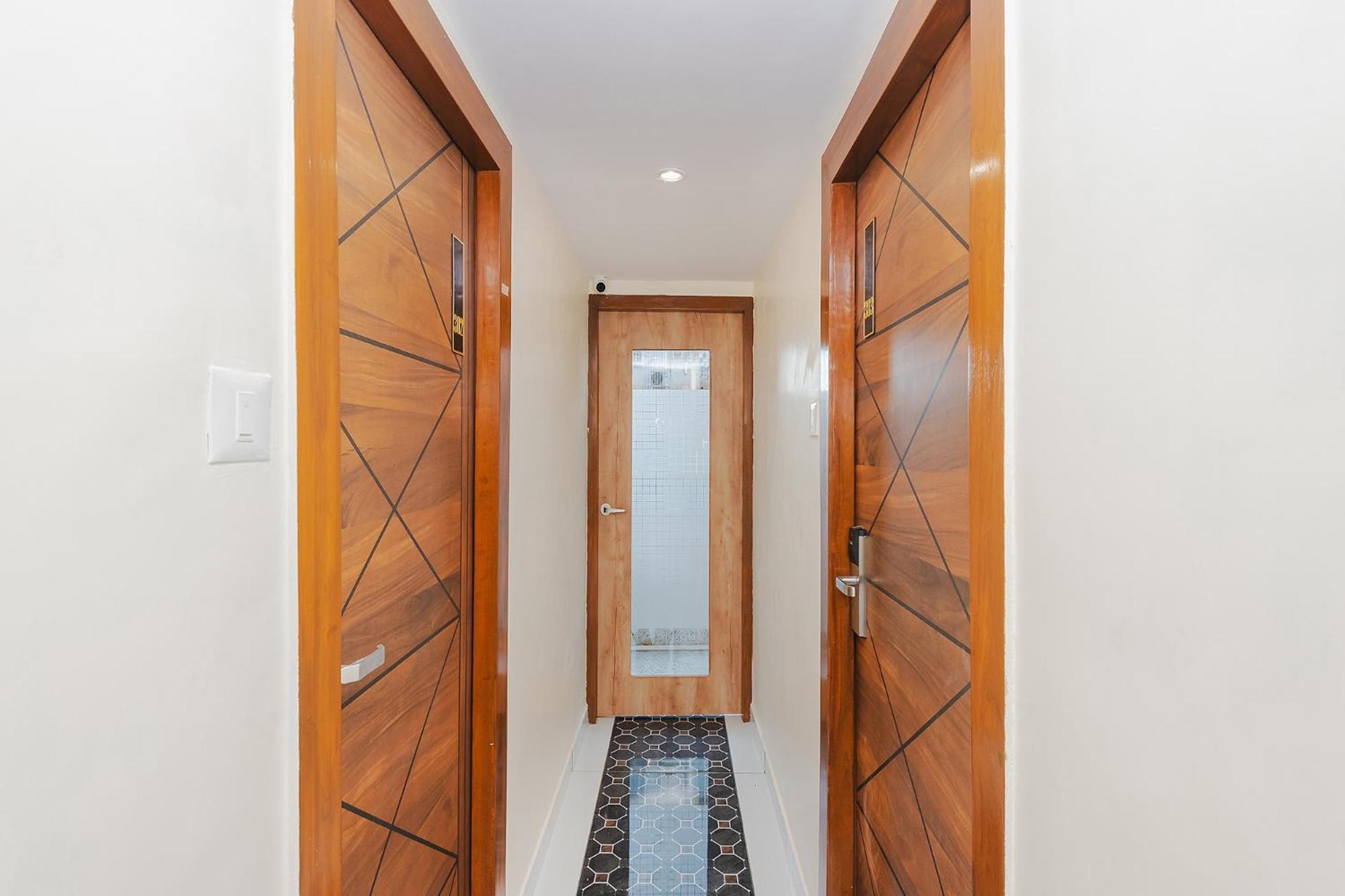 Fabhotel Airport Palace - Nr International Airport Hotel