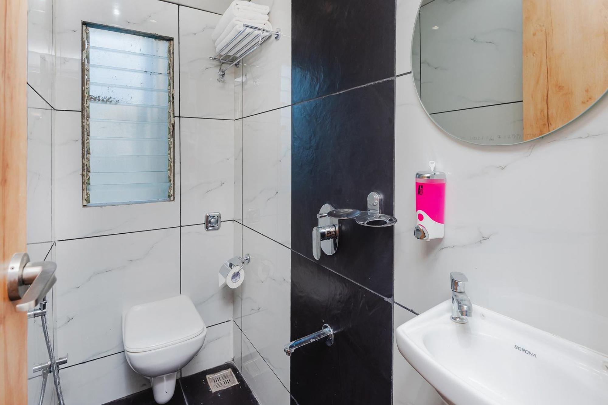 Fabhotel Airport Palace - Nr International Airport 3*