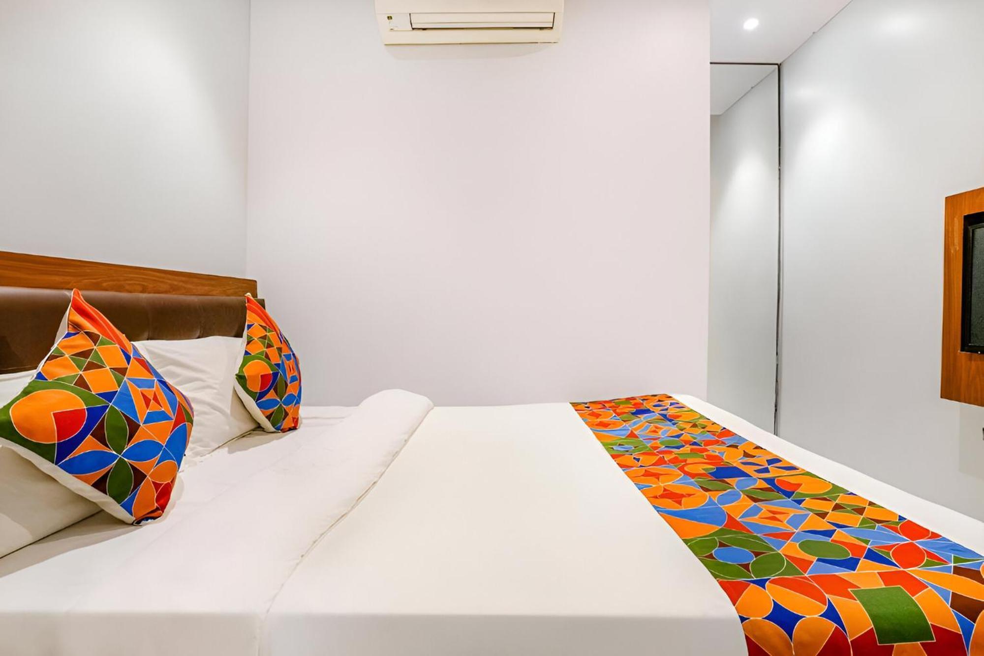 Glitz Powai Nr Iit - Powai Guest house Mumbai