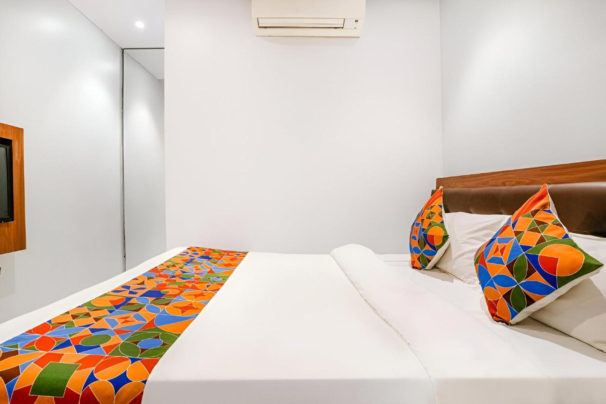 Guest house Glitz Powai Nr Iit - Powai Mumbai