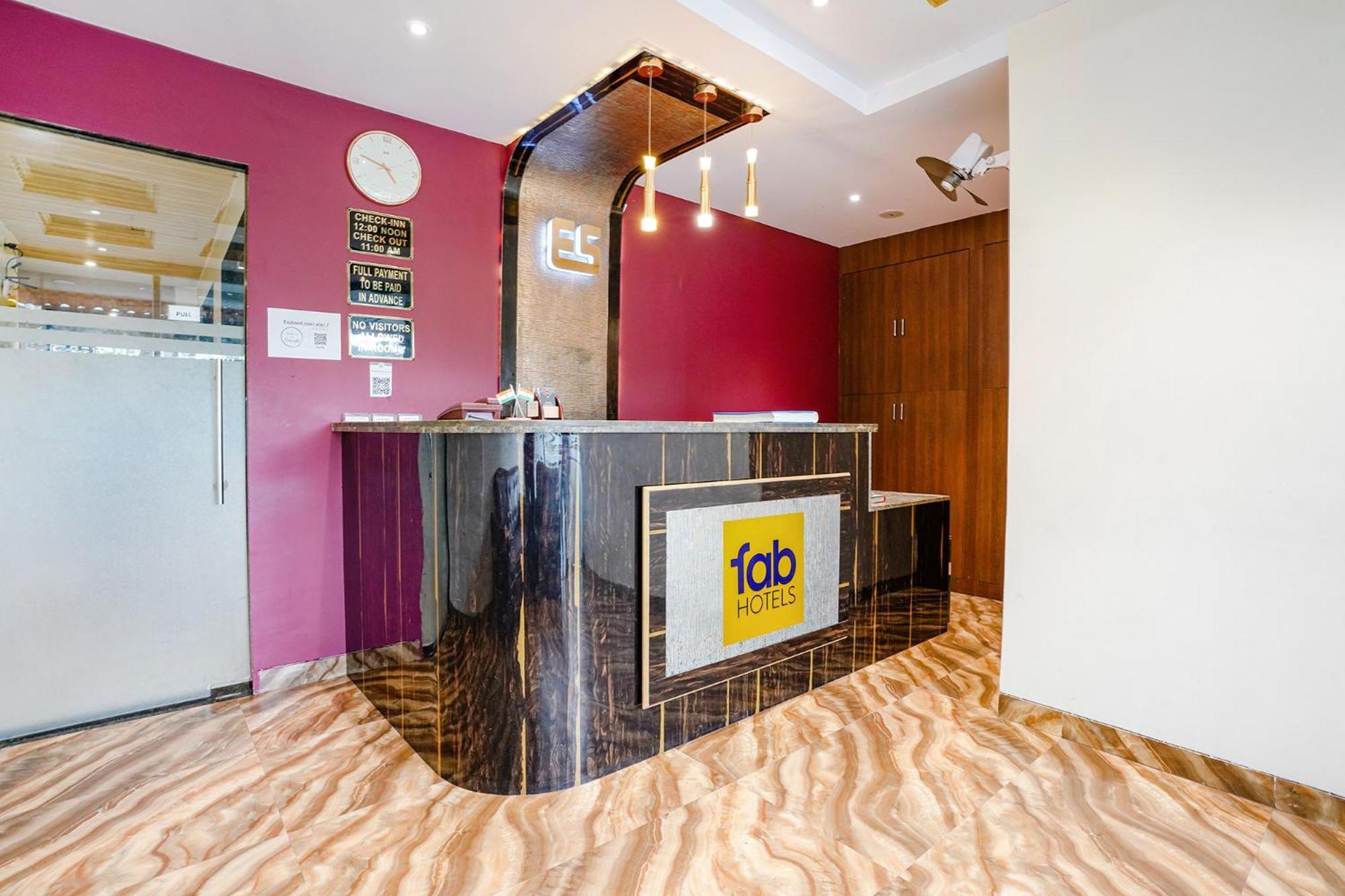 Hotel Fabexpress Embassy - Nr Bkc