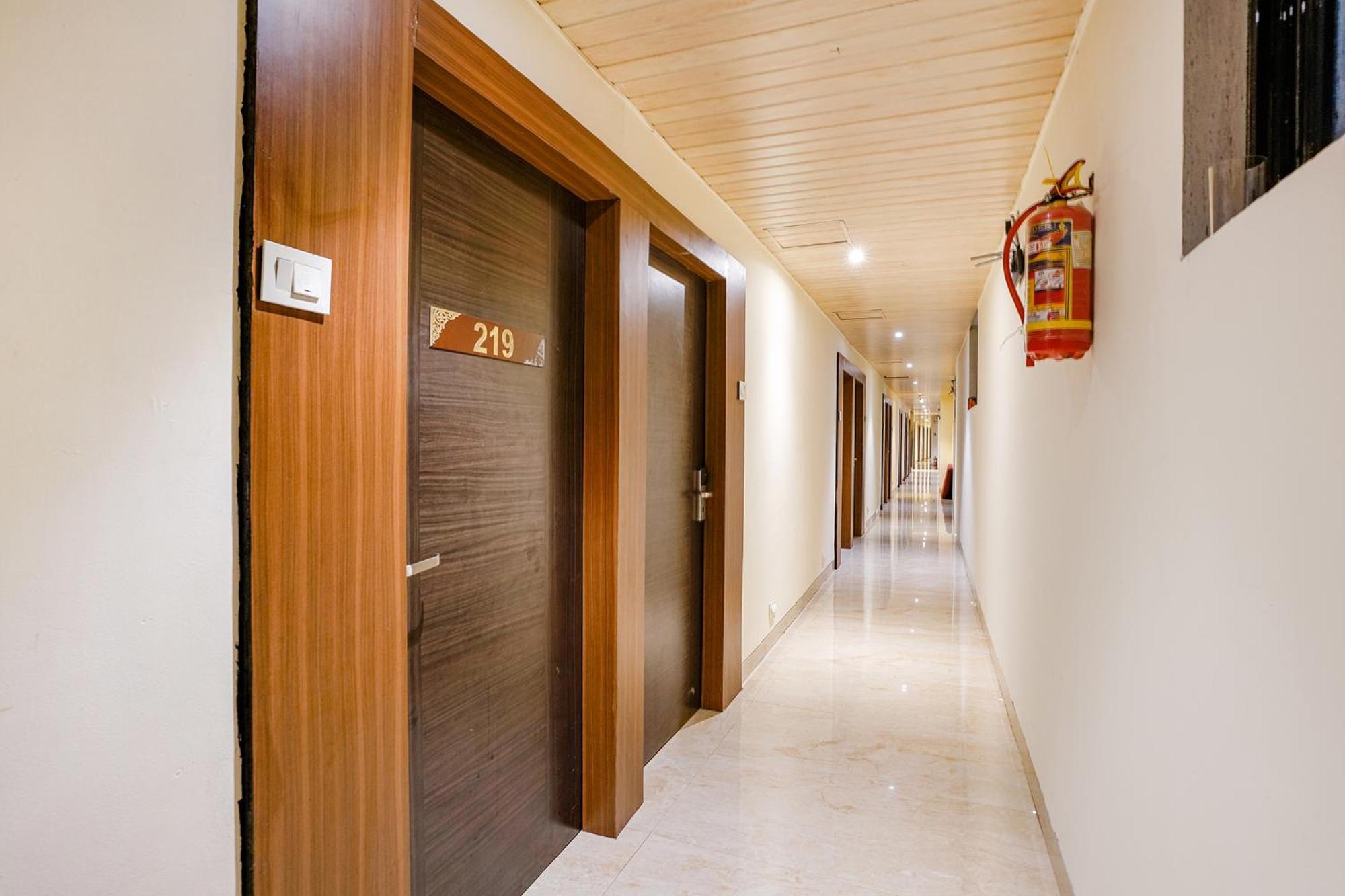Hotel Fabexpress Embassy - Nr Bkc Mumbai