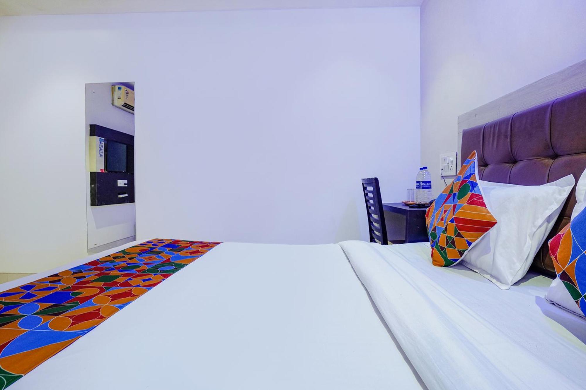 Fabexpress Embassy - Nr Bkc Mumbai