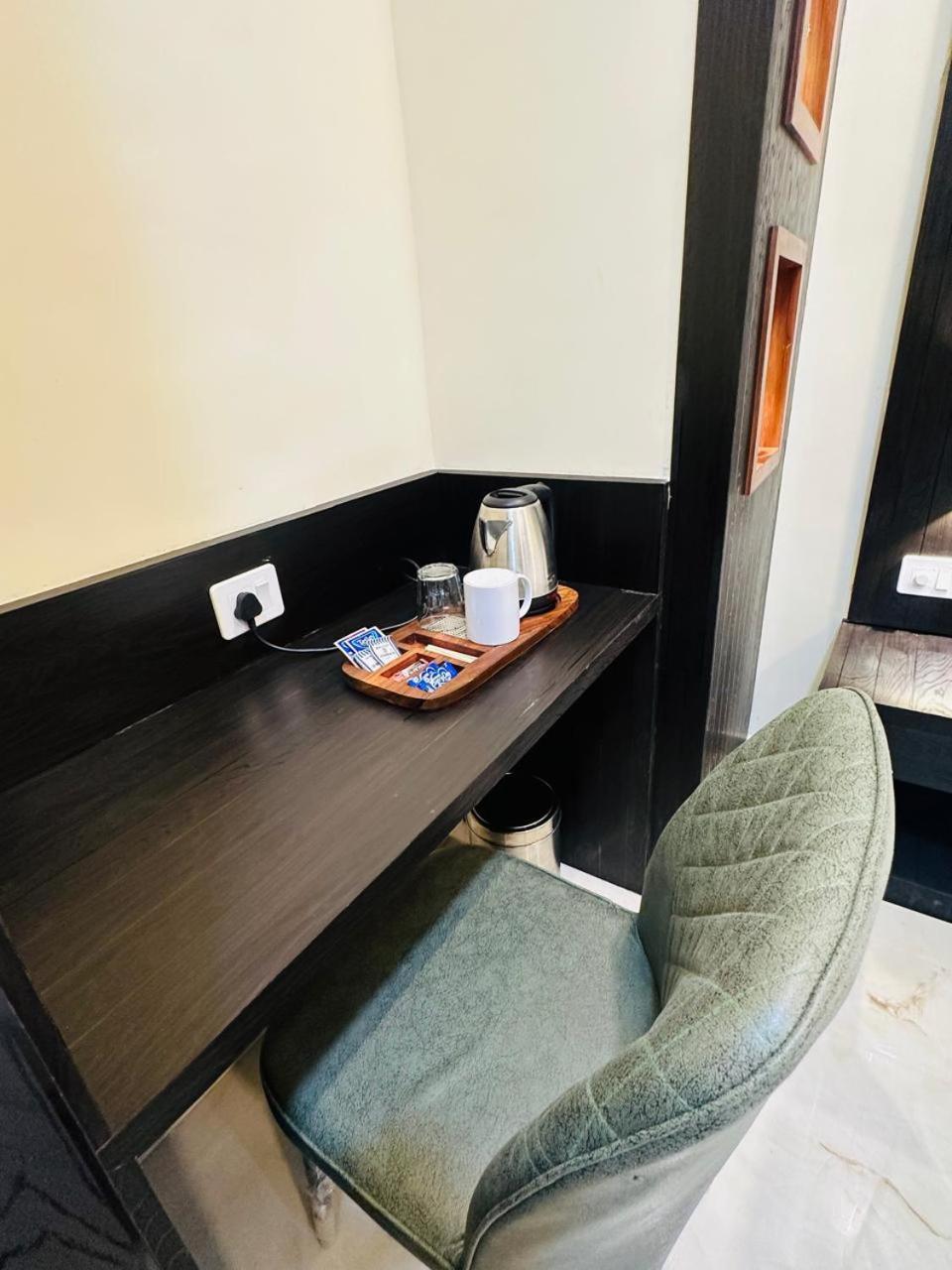 Sky Suite-sahar Cargo And Intl Airport Hotel *