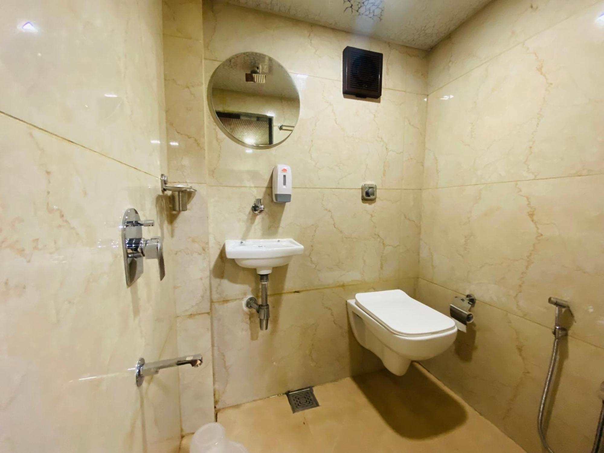 Hotel Avk With Kitchen Near Versova