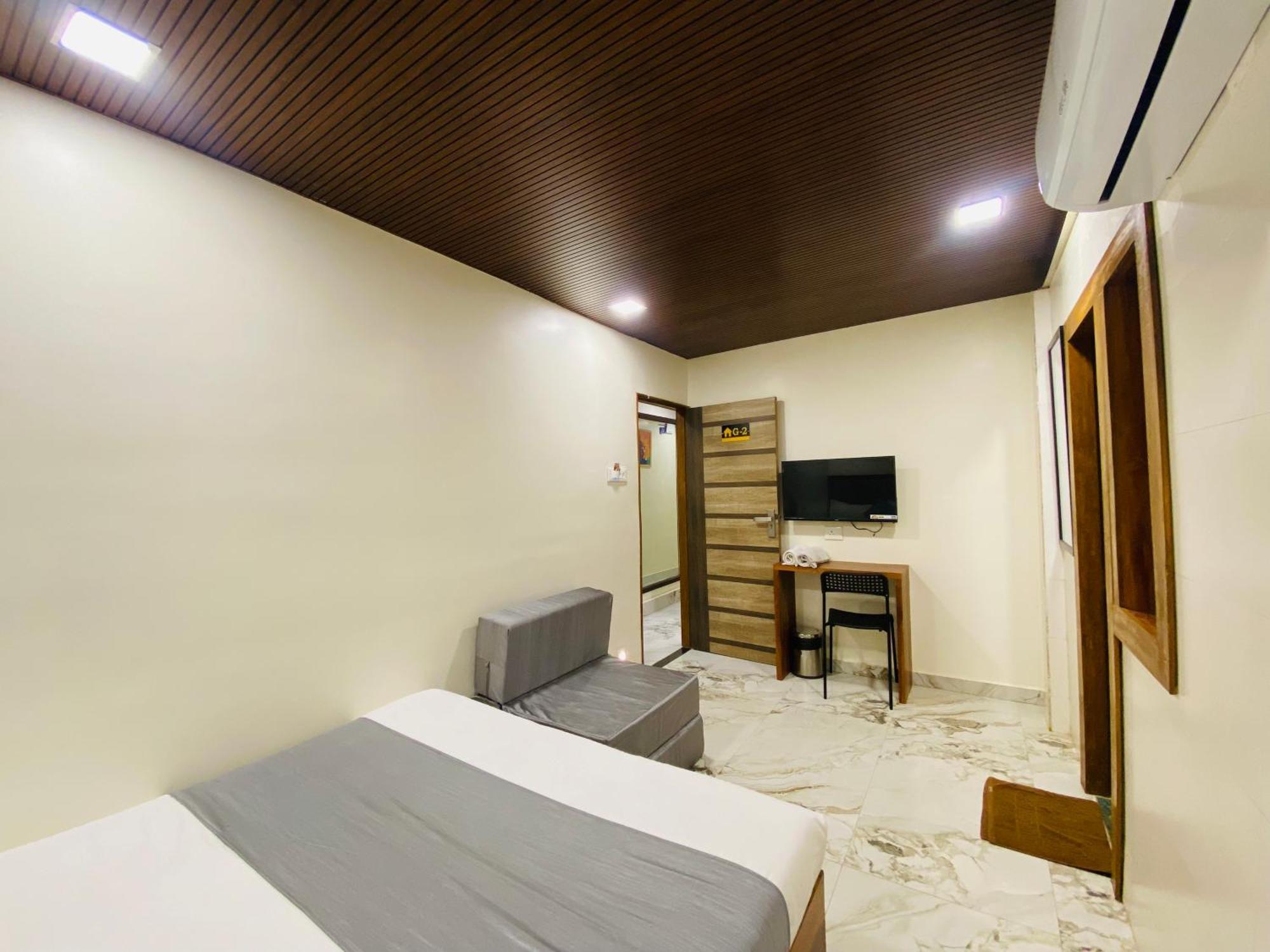 Avk With Kitchen Near Versova 3* Mumbai