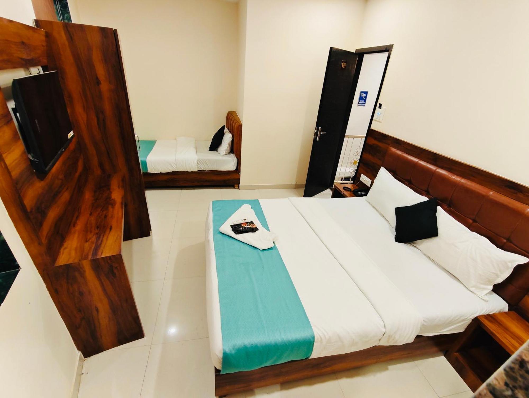 Hotel Lavender -10min-mumbai International Airport 3*
