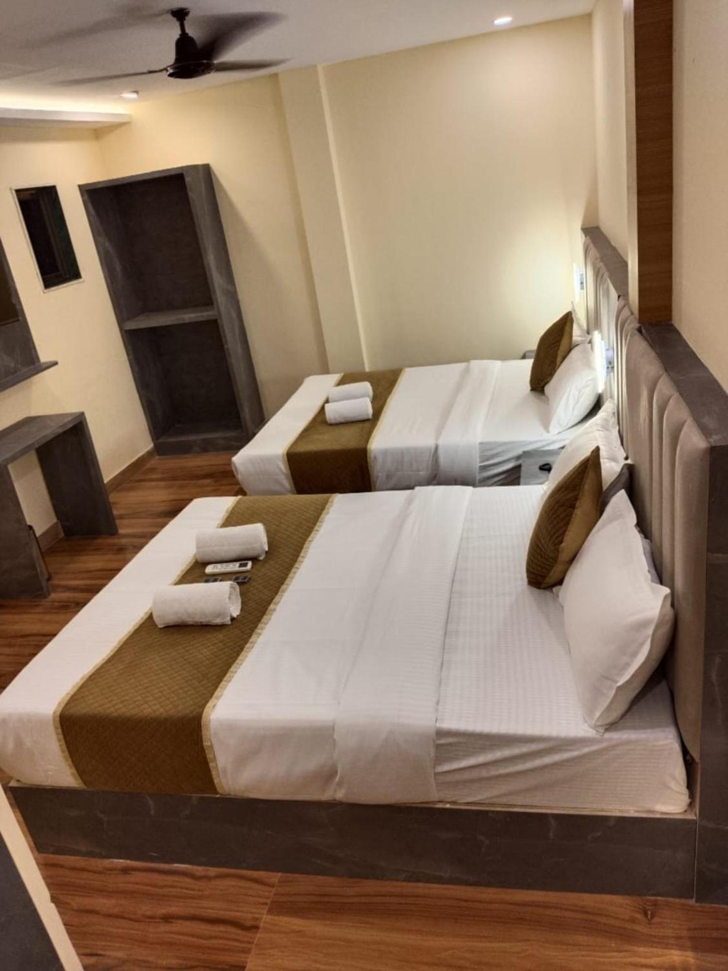 Hotel Crystal Castle Goregaon West Link Road, Mumbai Mumbai