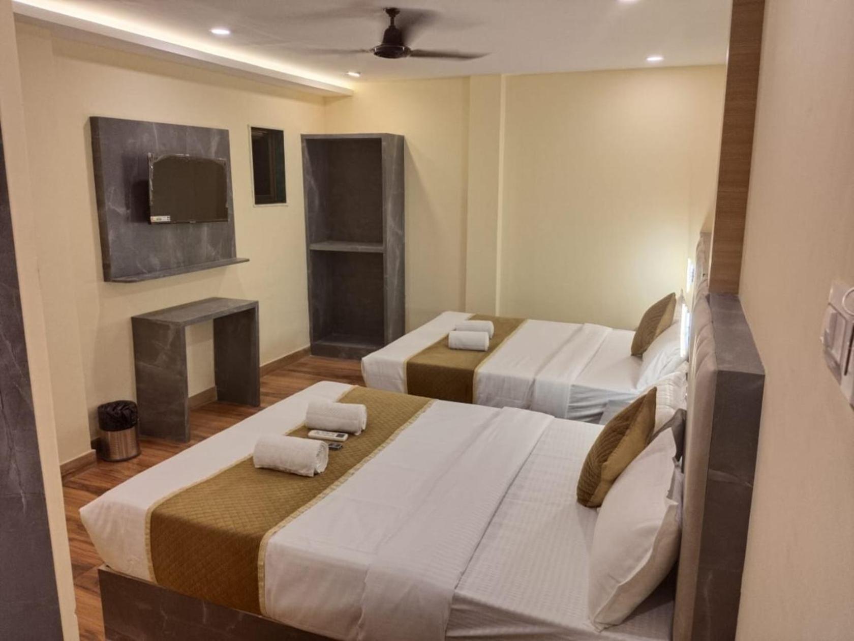 Hotel Crystal Castle Goregaon West Link Road, Mumbai Mumbai