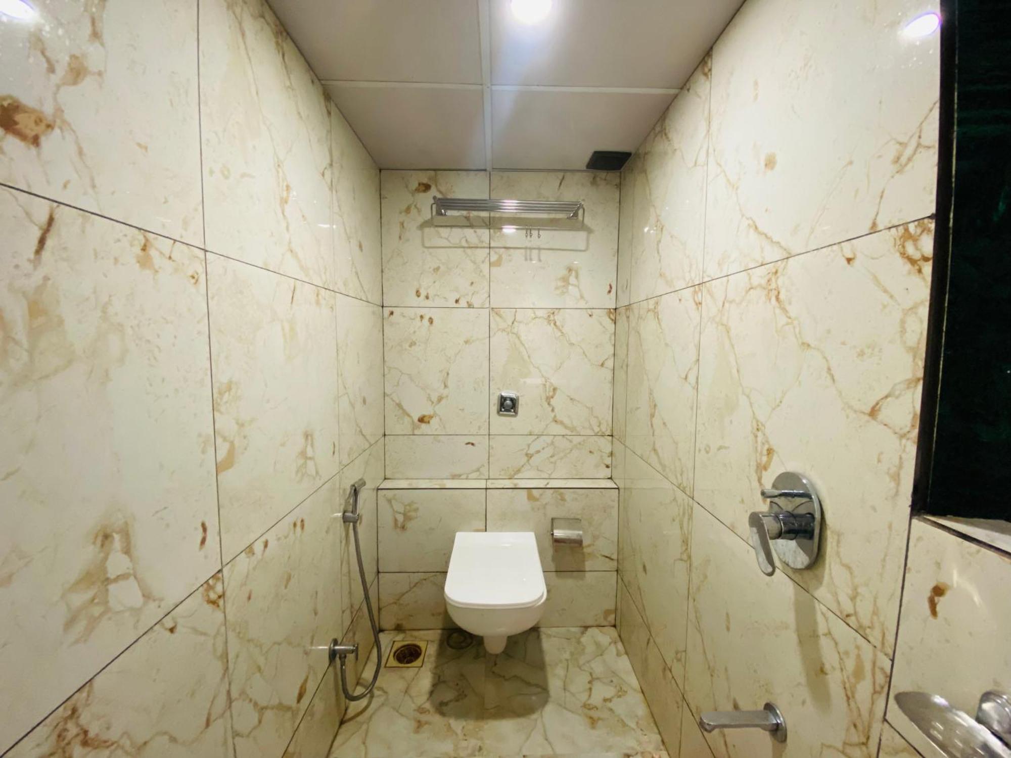 Hotel Lavender -10min-mumbai International Airport 3*
