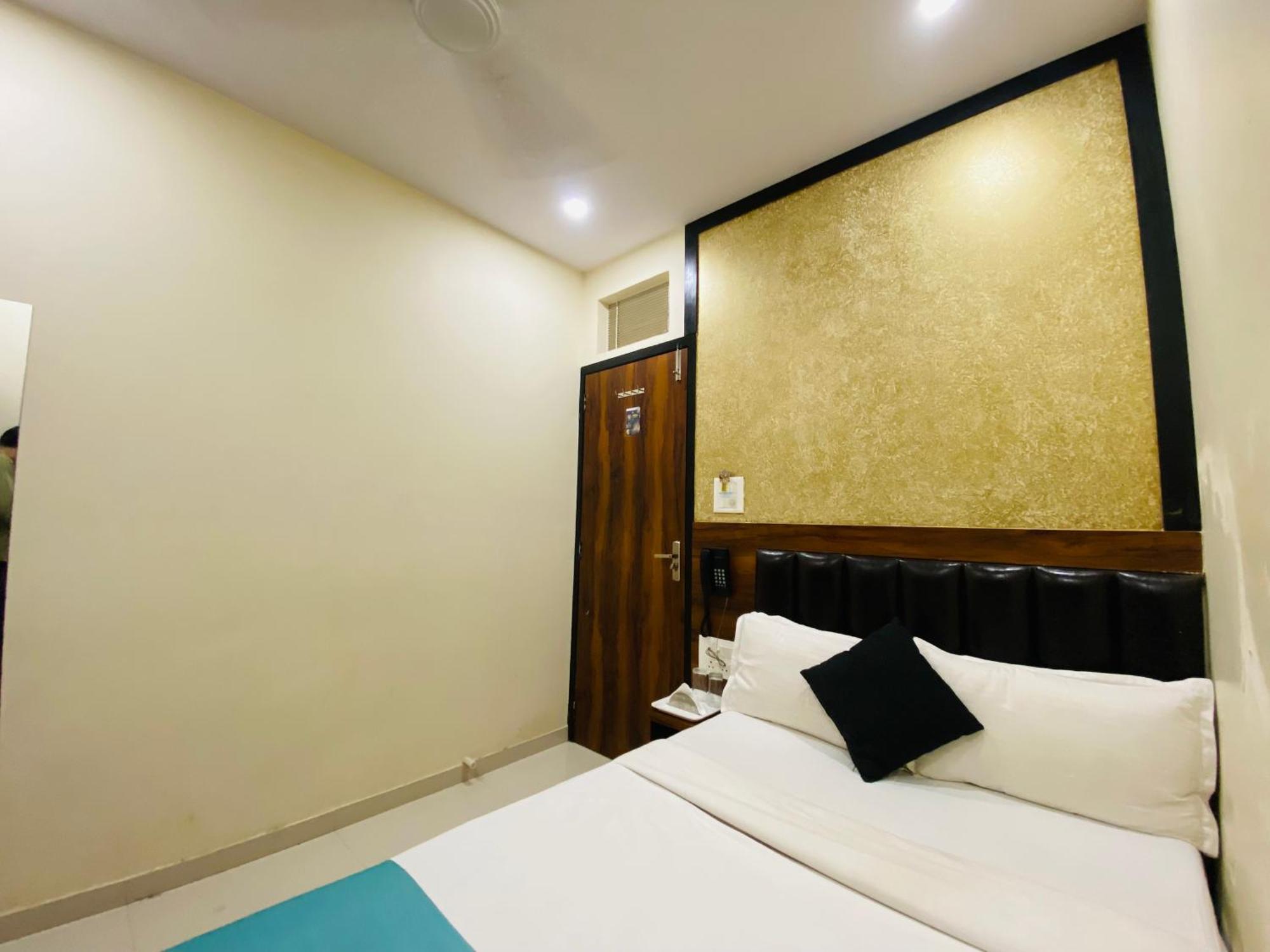 Hotel Lavender -10min-mumbai International Airport 3*