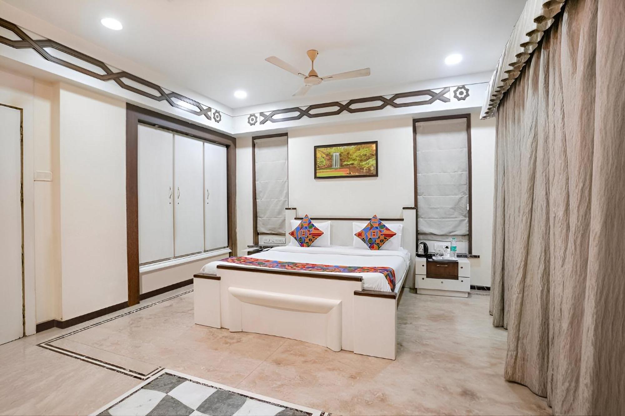 Apartment Retreats At Welcome Nr International Airport Mumbai