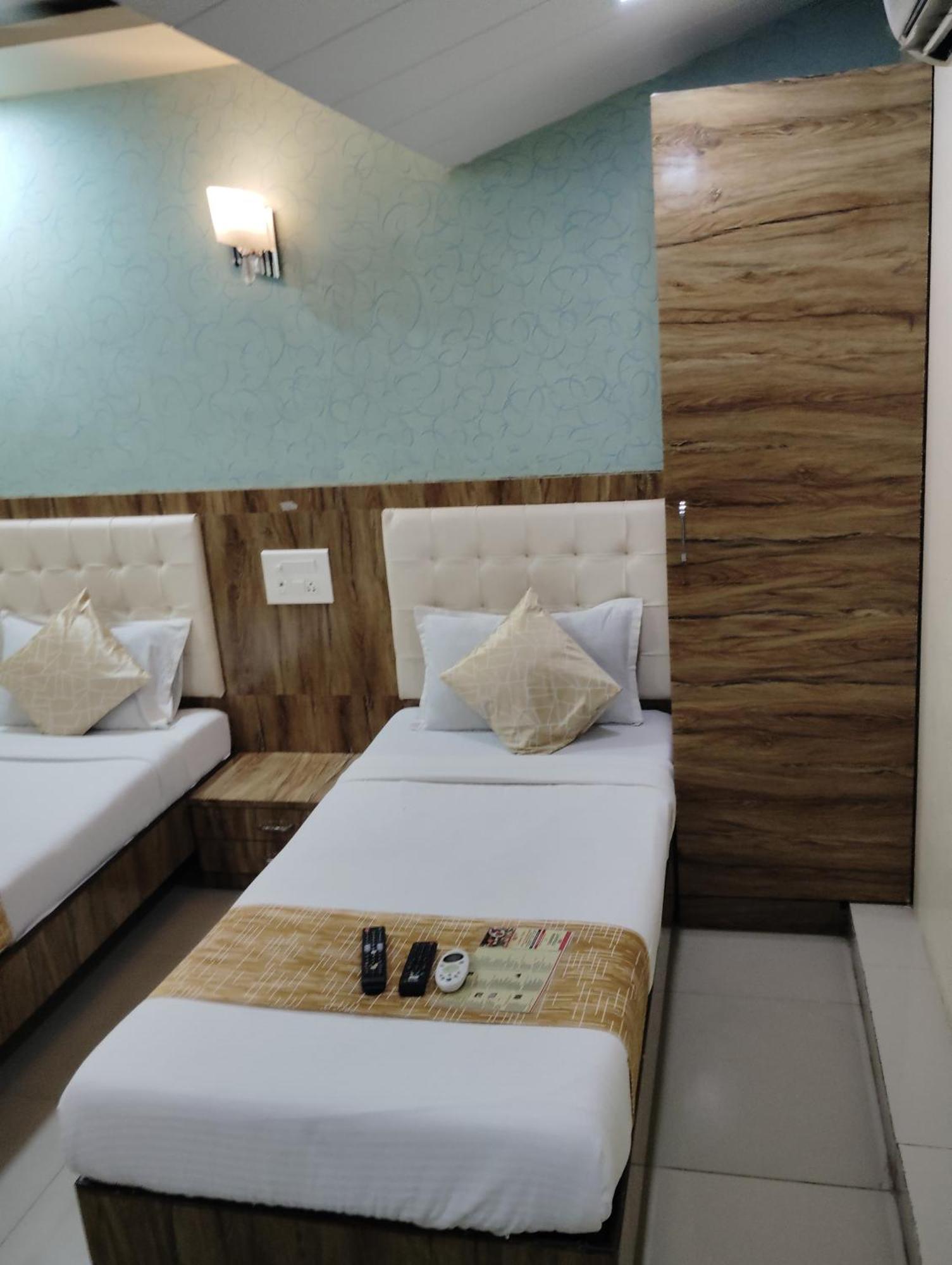 Crystal Park Near Nesco Exhibition Center Hotel *