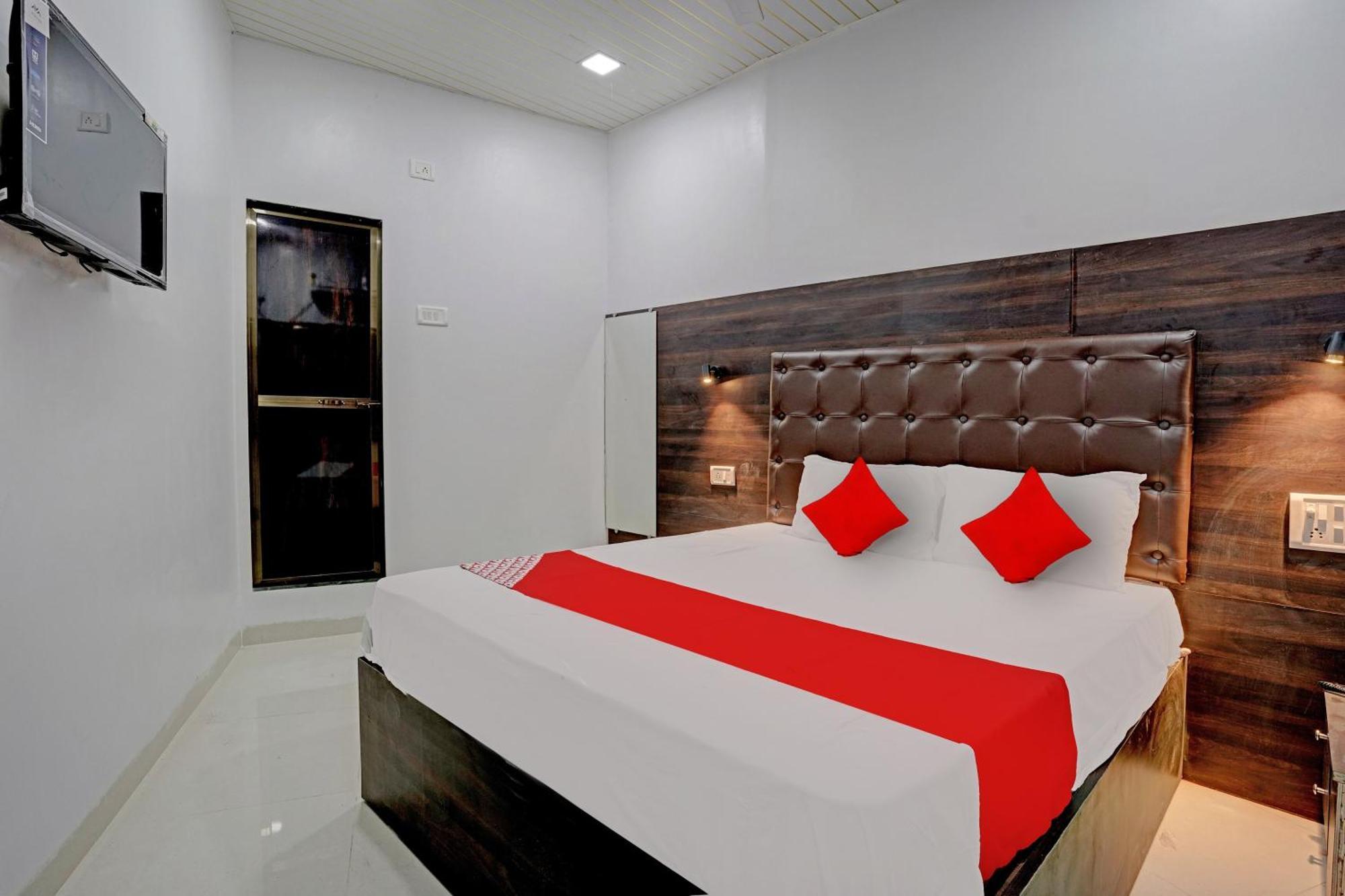O Nithyanand Hotel 3*