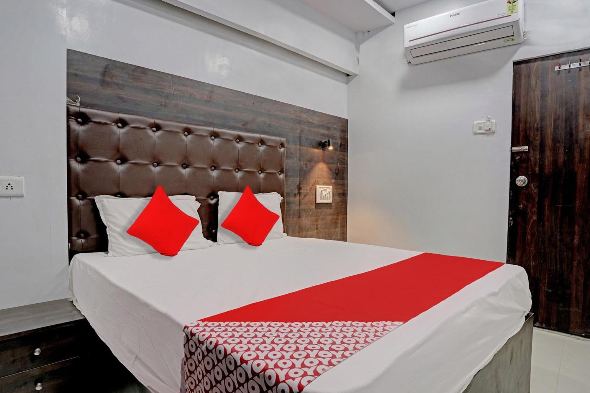 O Nithyanand Hotel 3*