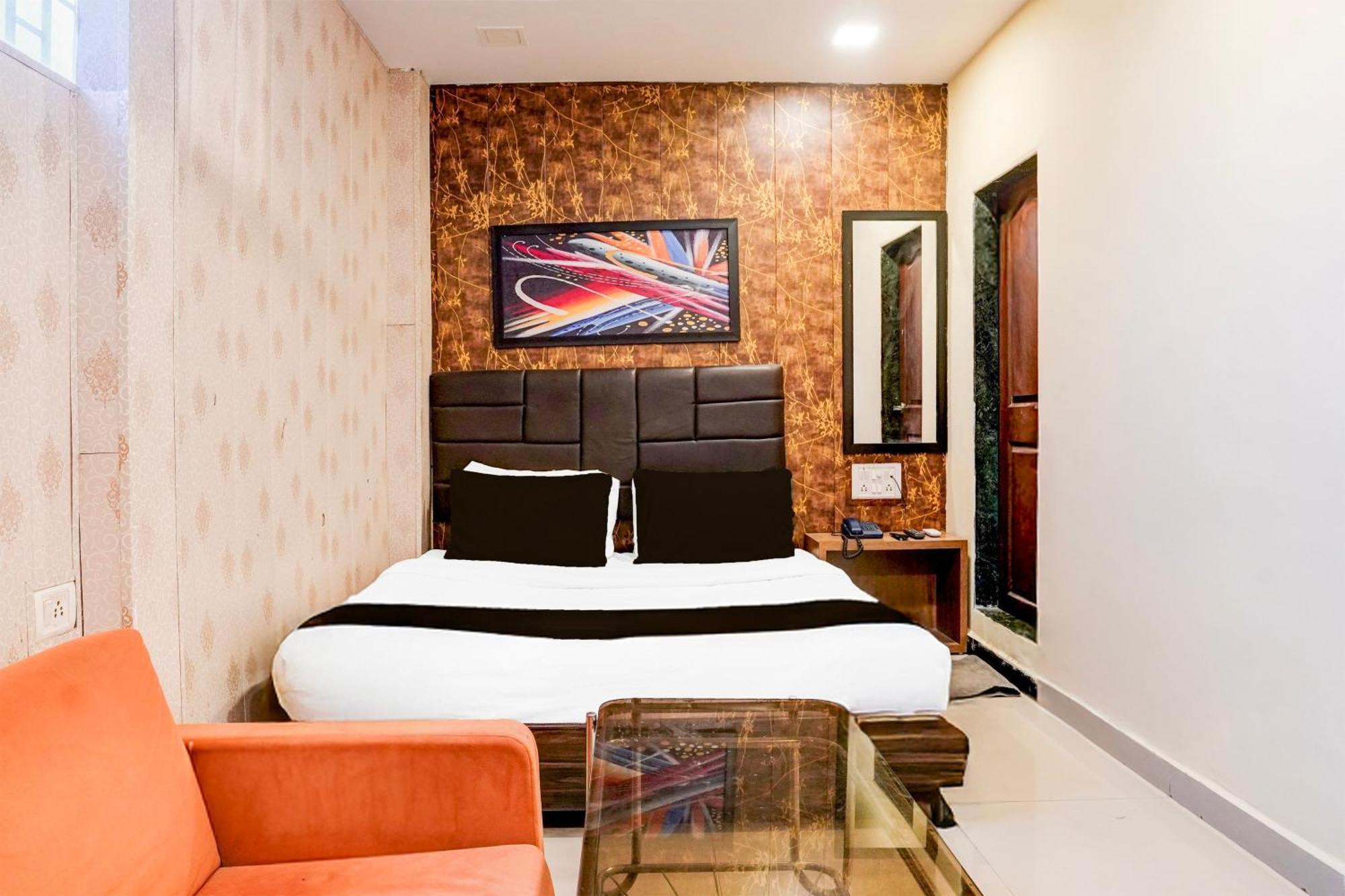 Hotel O Aksa Mumbai