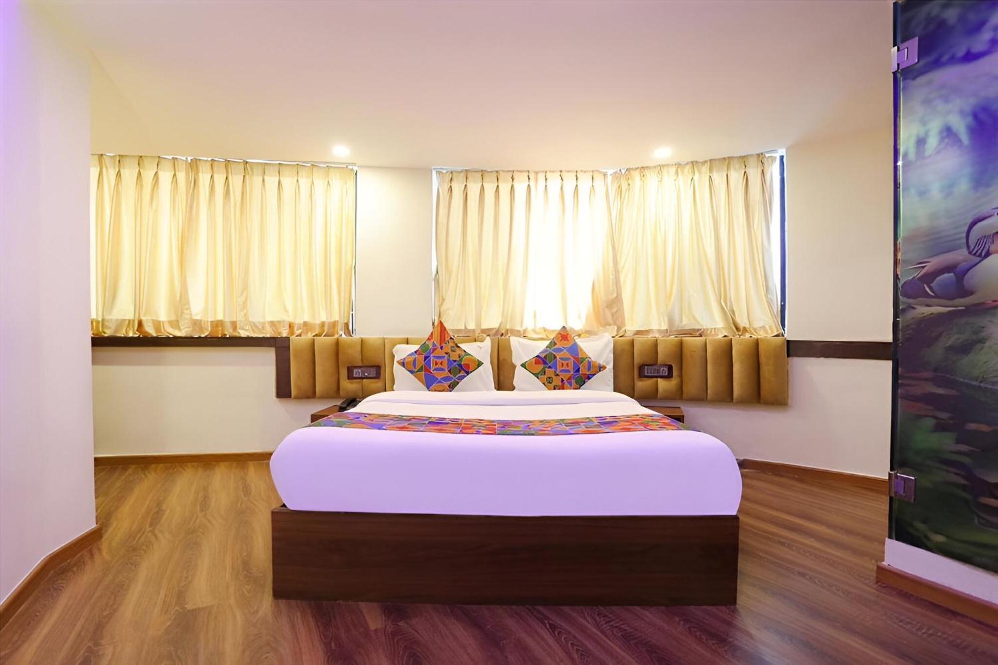 Glitz The Rio - Nr Solitaire Corporate Business Park Guest house Mumbai