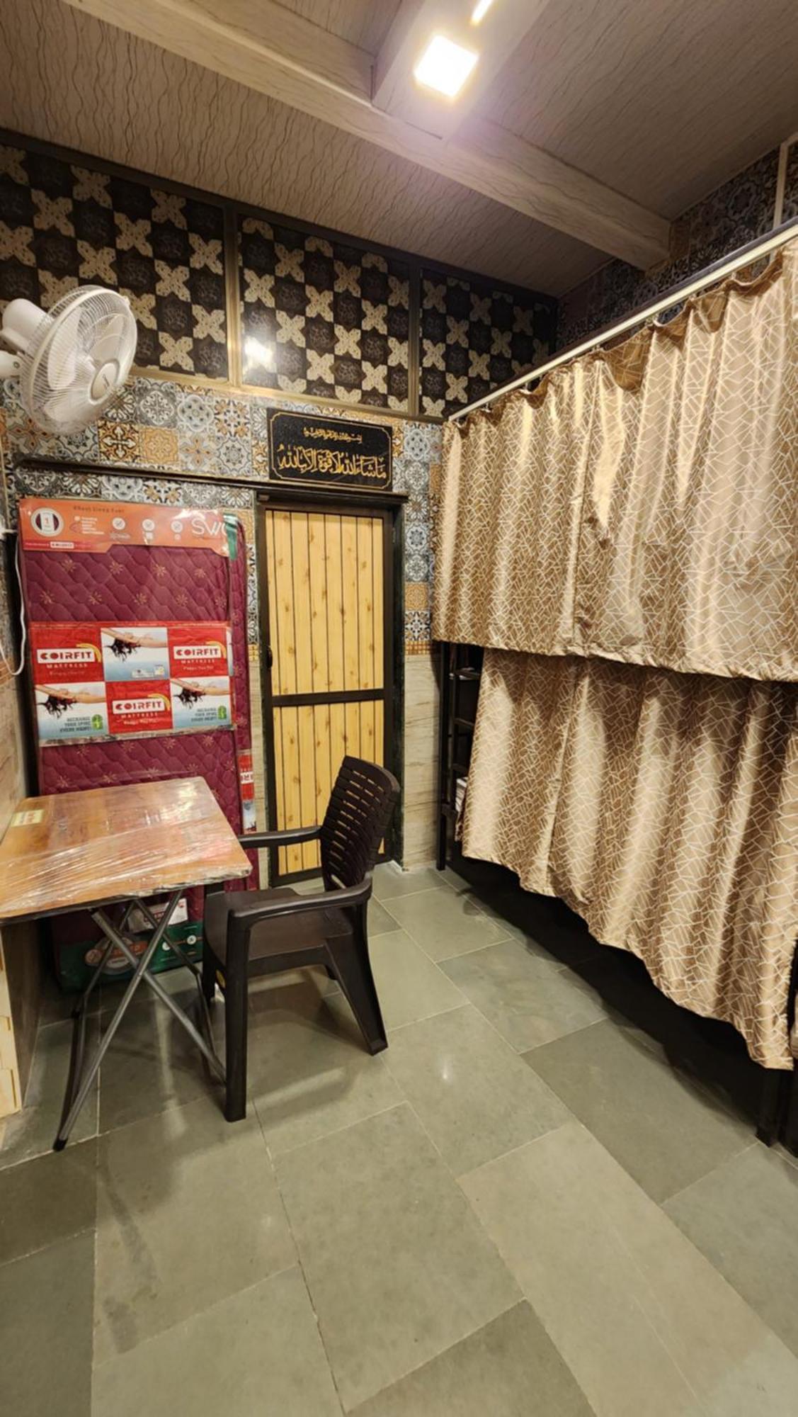 Mens Hostel Mumbai
