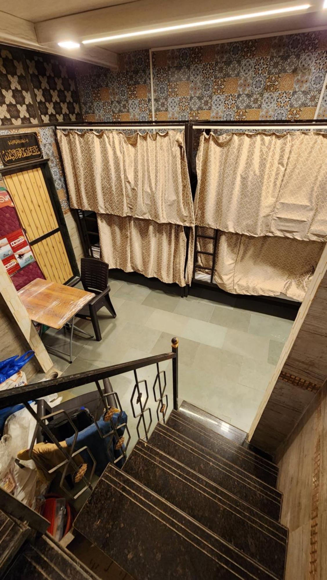 Mens * Mumbai