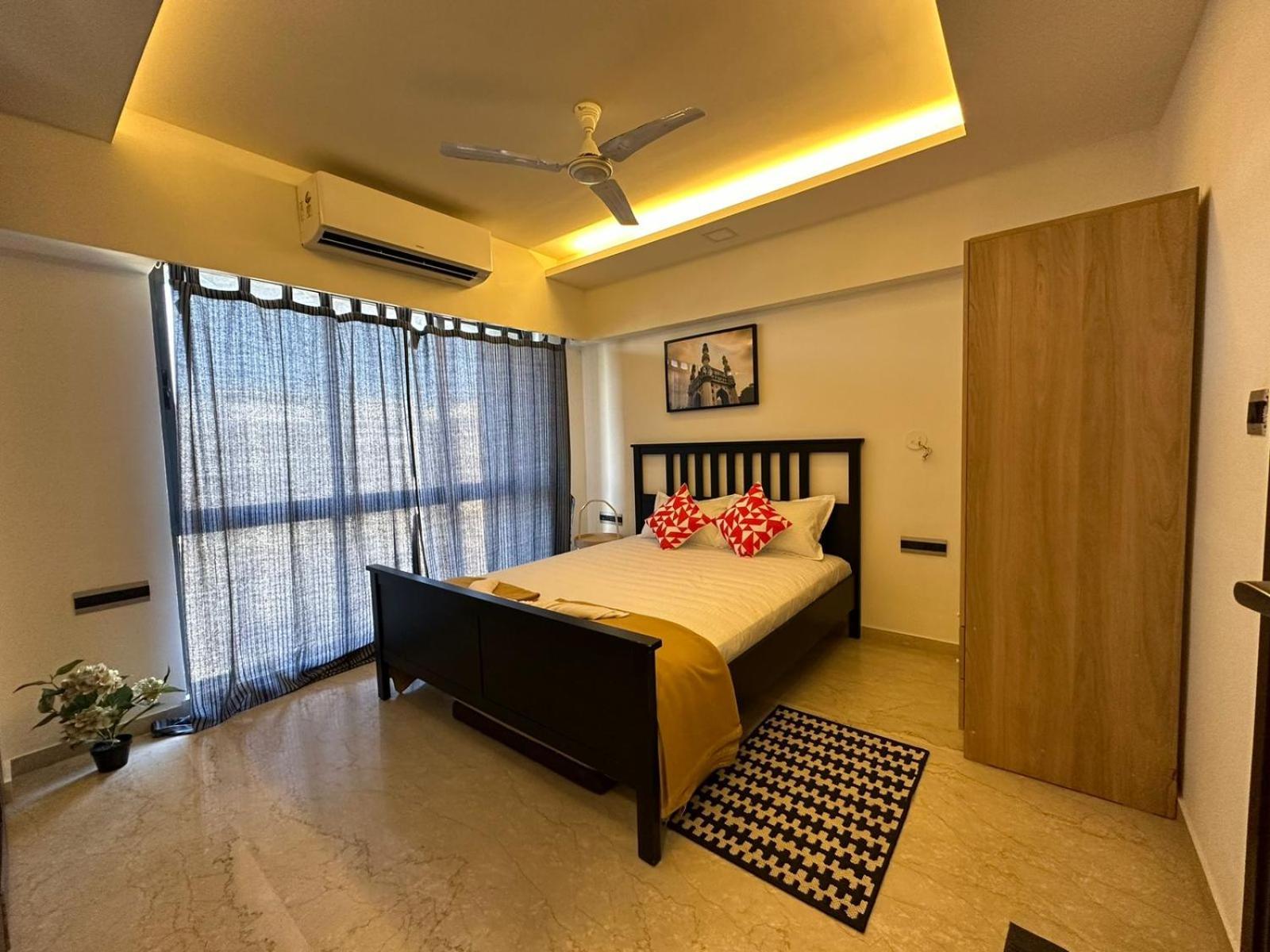 1br Service In Bkc Apartment