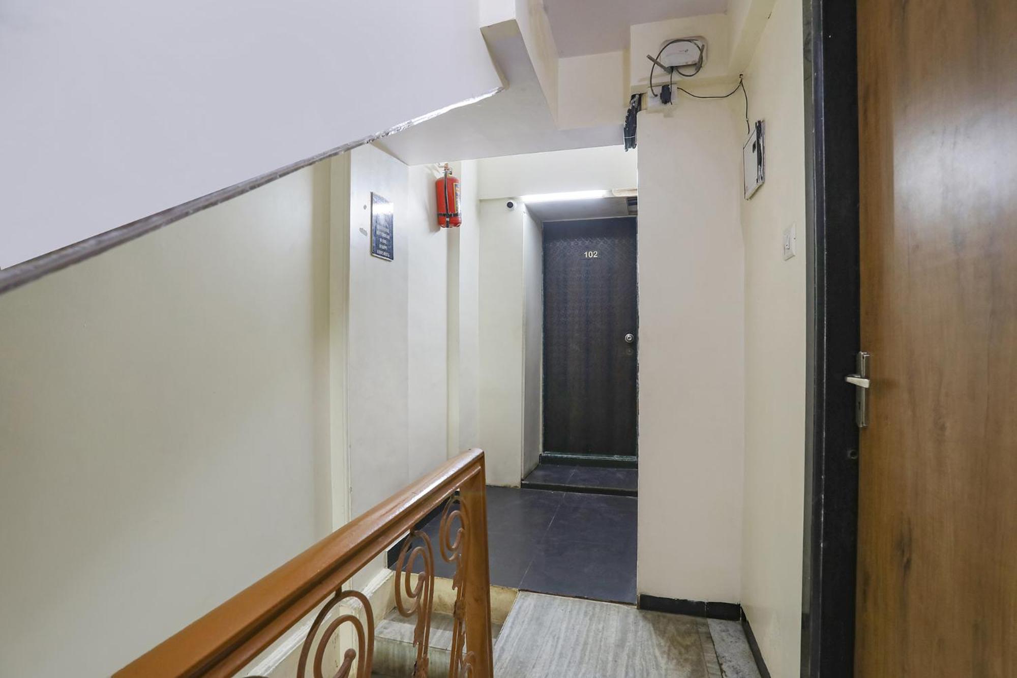 Fabexpress Aksa - Nr Kokilaben Hotel