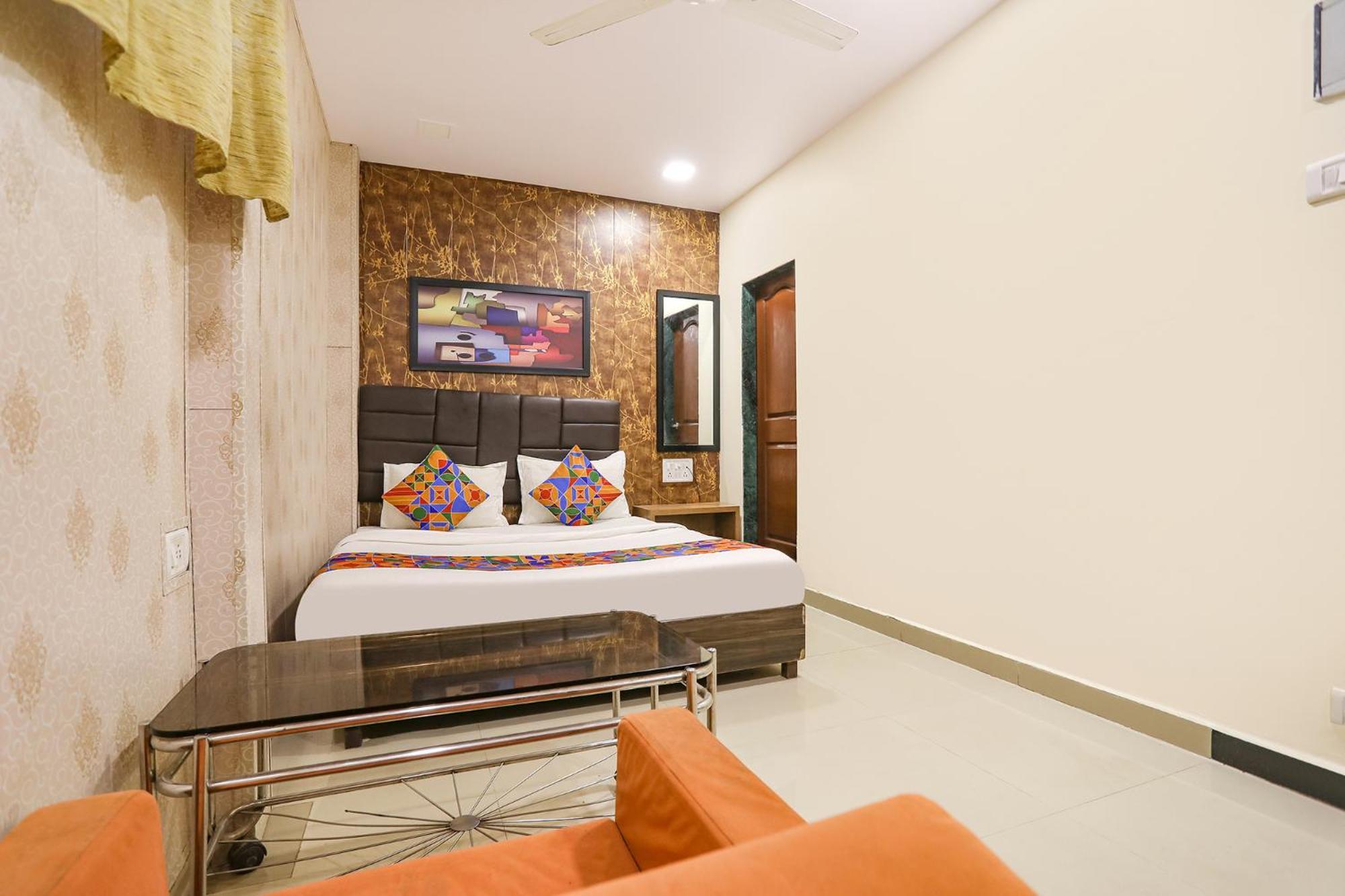 Hotel Fabexpress Aksa - Nr Kokilaben 2*