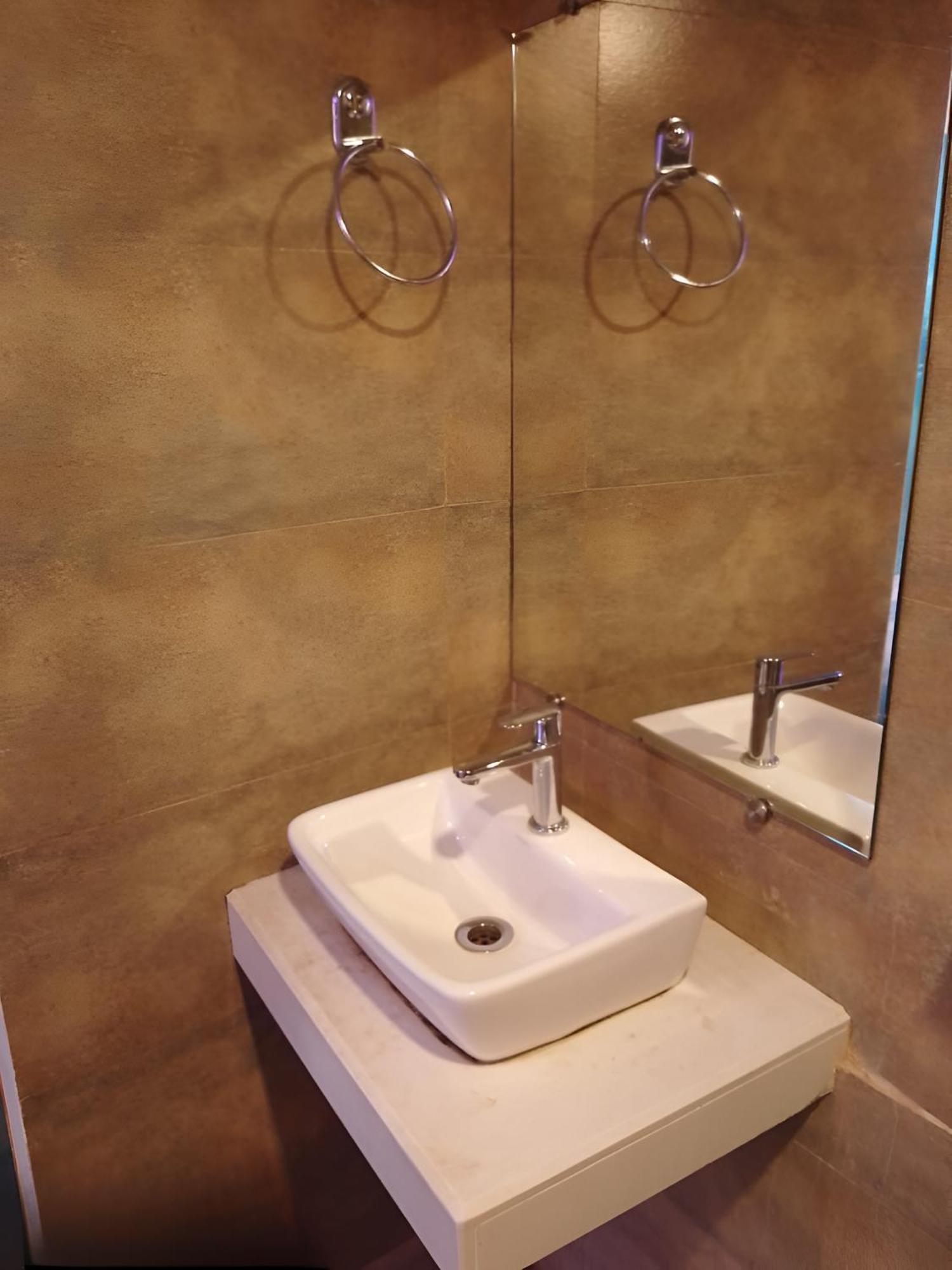 Guest house Glitz The Rio - Nr Solitaire Corporate Business Park Mumbai