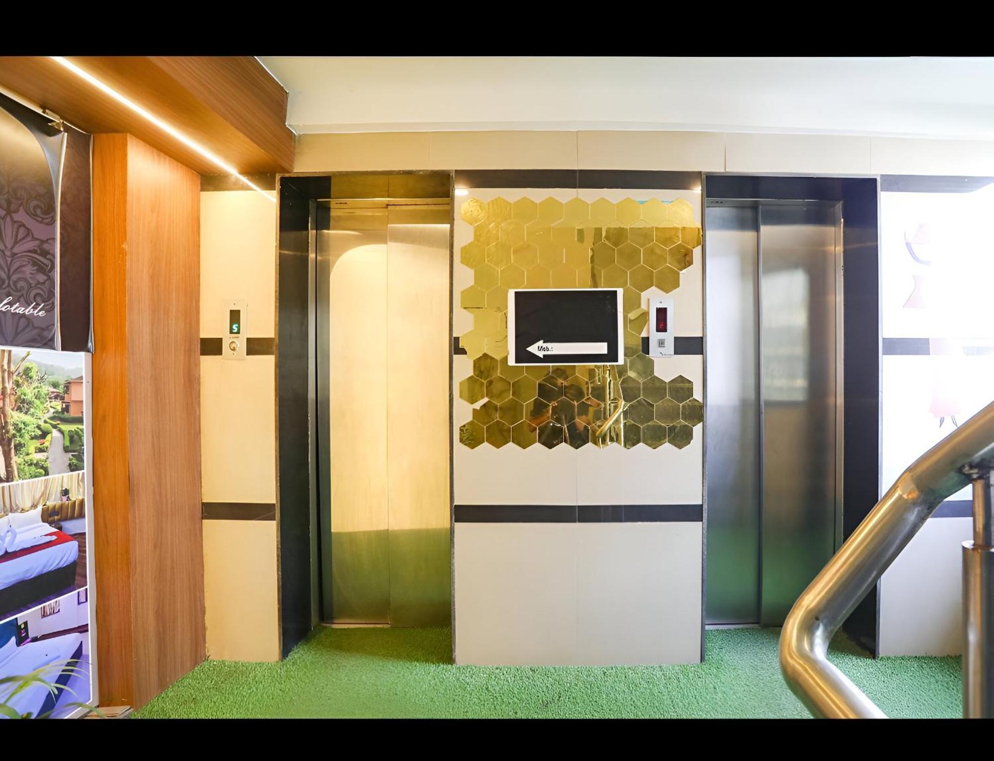 Glitz The Rio - Nr Solitaire Corporate Business Park Mumbai