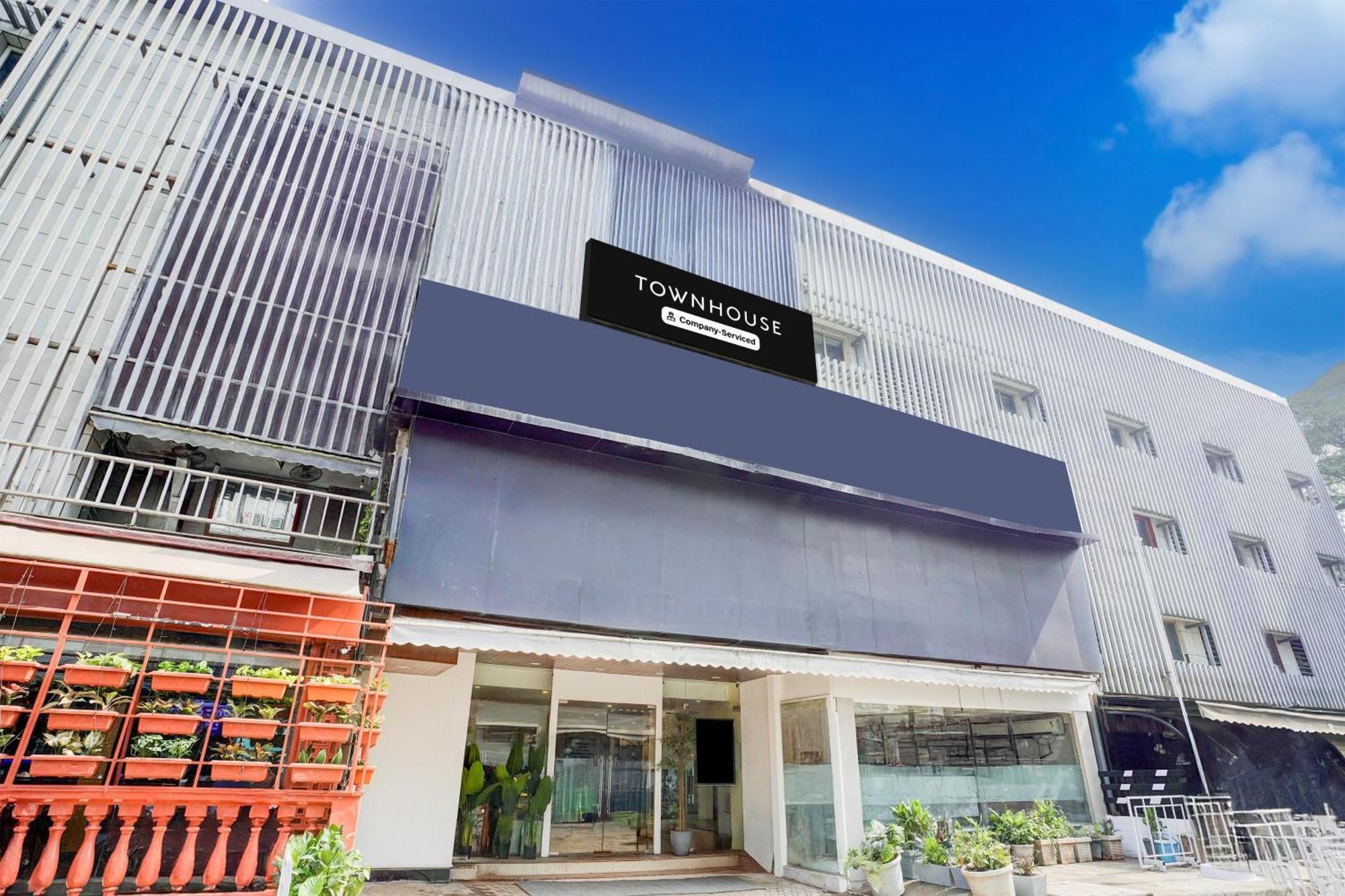 Super Townhouse Khar The Habitat Mumbai