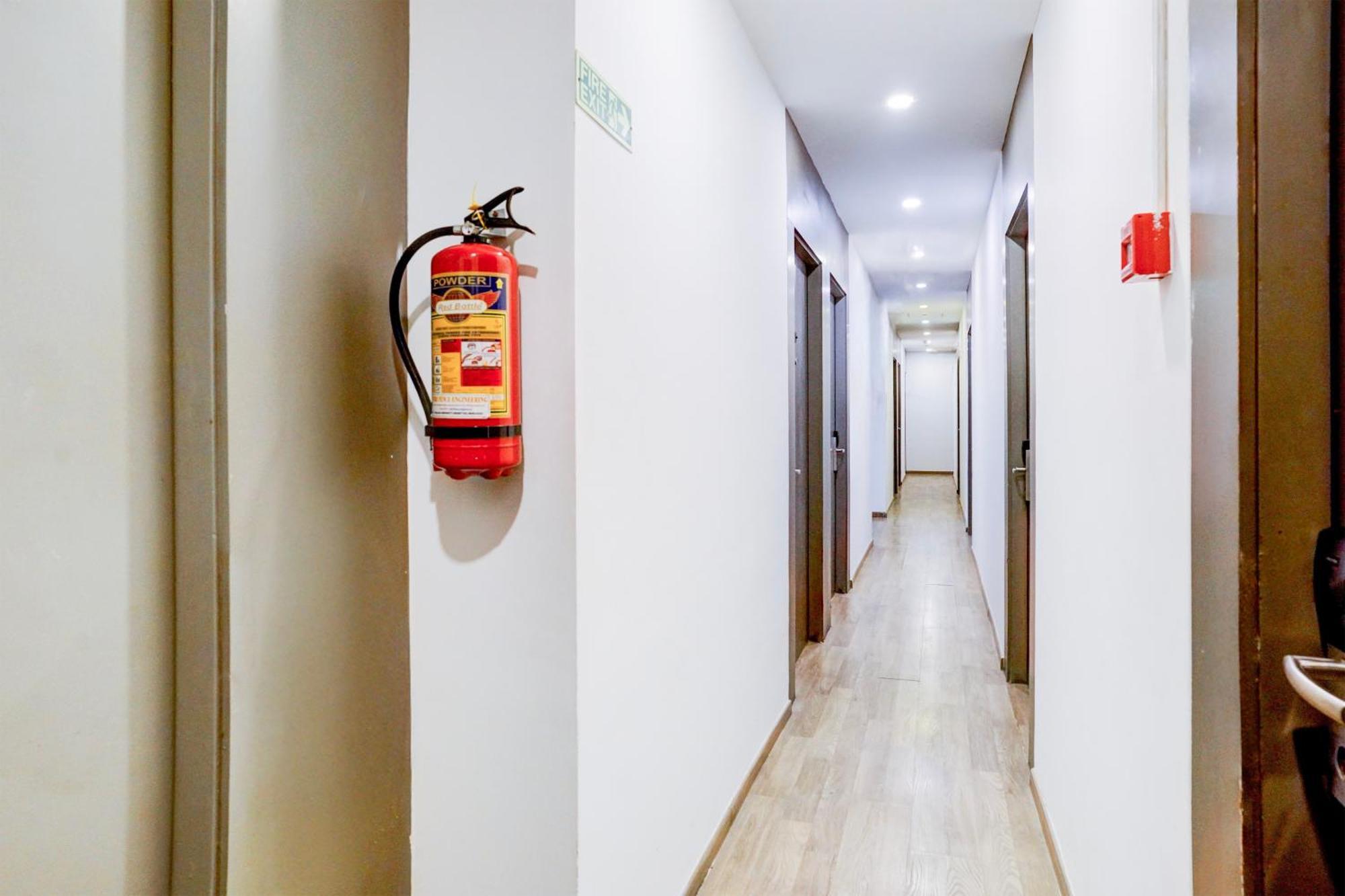 Super Townhouse Khar The Habitat * Mumbai